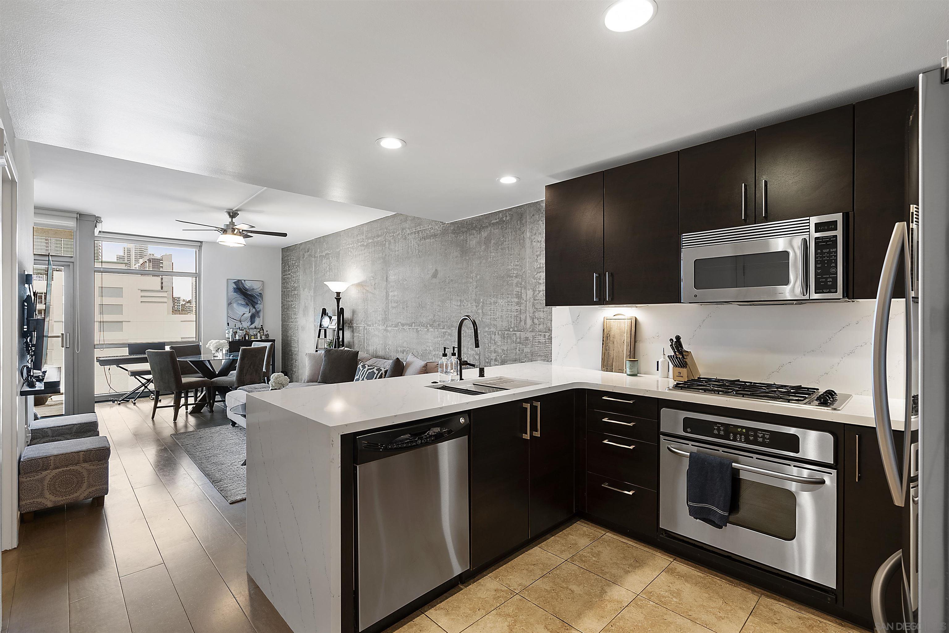 Detail Gallery Image 3 of 33 For 800  the Mark Ln  803, San Diego,  CA 92101 - 1 Beds | 1 Baths