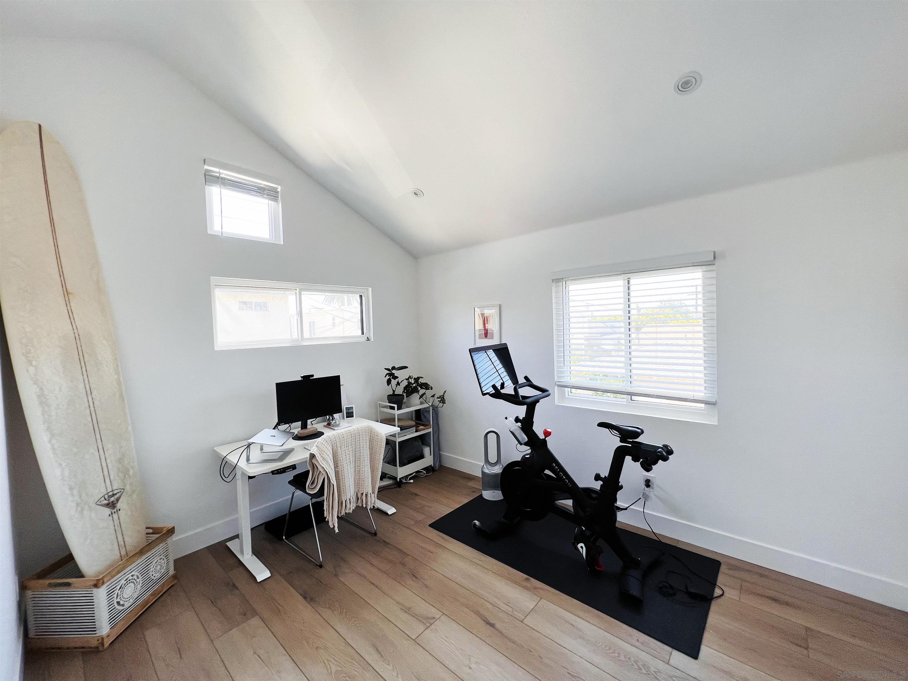 Detail Gallery Image 6 of 8 For 4055  Jewell St, San Diego,  CA 92109 - 2 Beds | 1 Baths