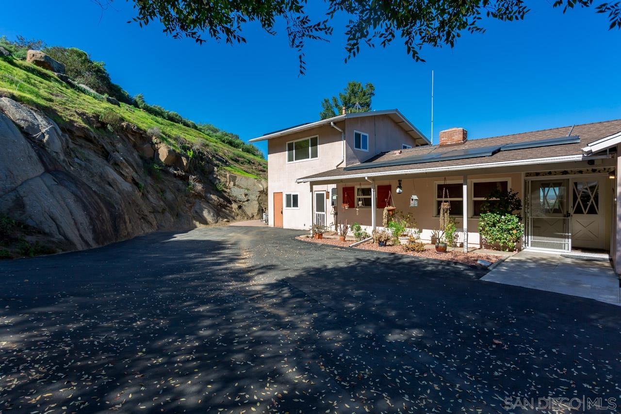 Detail Gallery Image 12 of 40 For 2019  Avenida Penasco, El Cajon,  CA 92019 - 5 Beds | 2 Baths