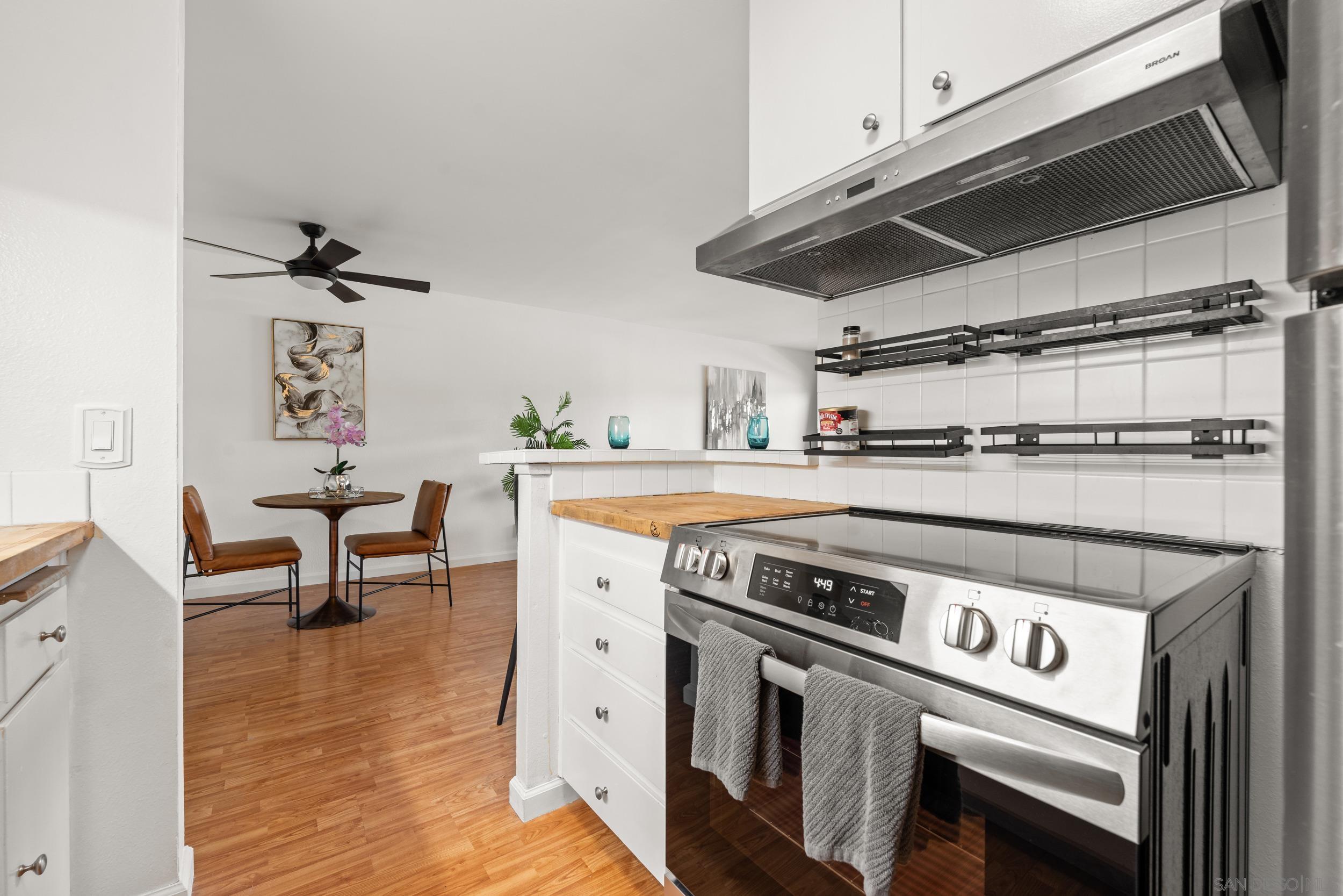 Detail Gallery Image 4 of 19 For 6202  Friars Rd  #215,  San Diego,  CA 92108 - 1 Beds | 1 Baths