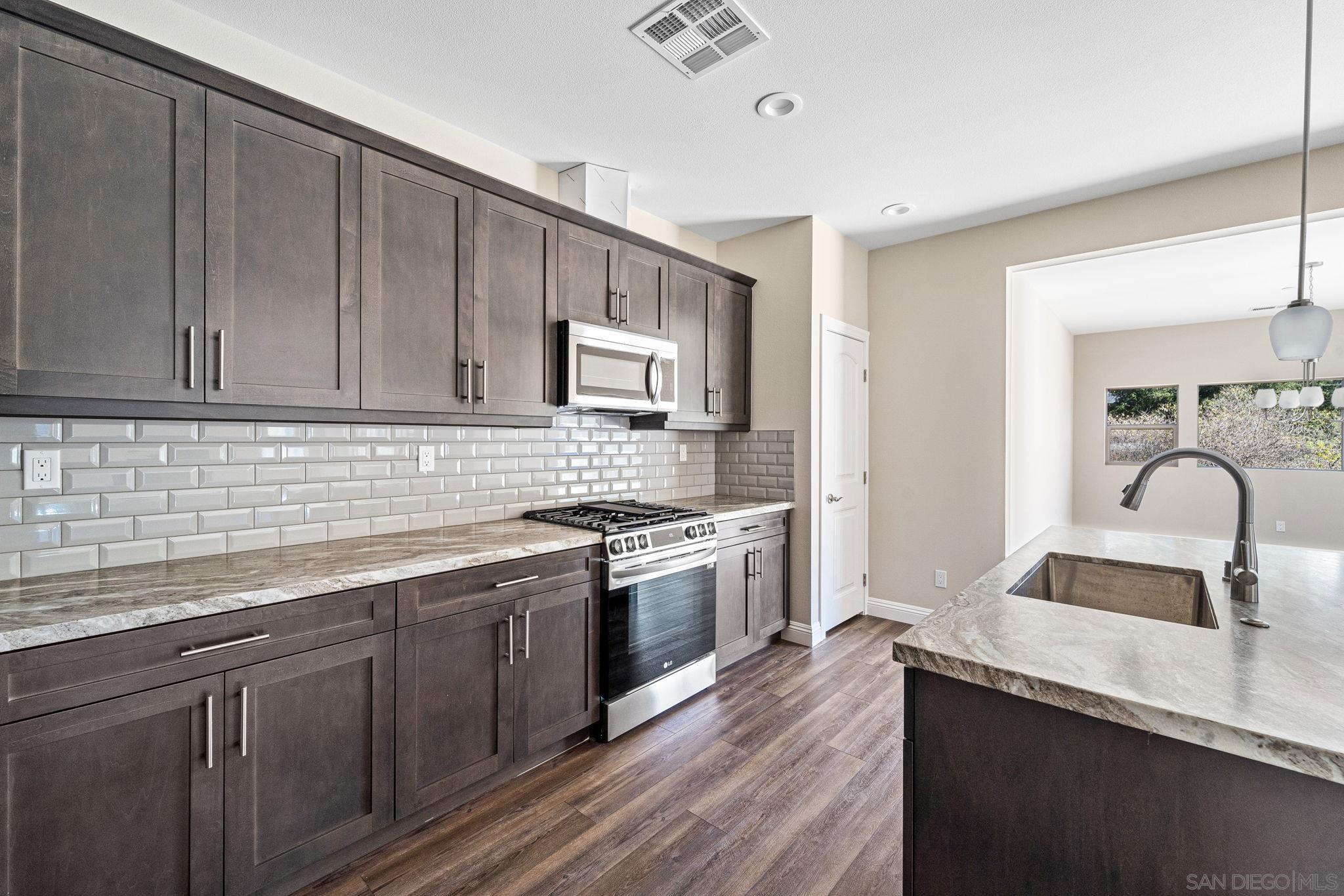 Detail Gallery Image 13 of 30 For 12649  via Vigneto, Lakeside,  CA 92040 - 4 Beds | 2/1 Baths