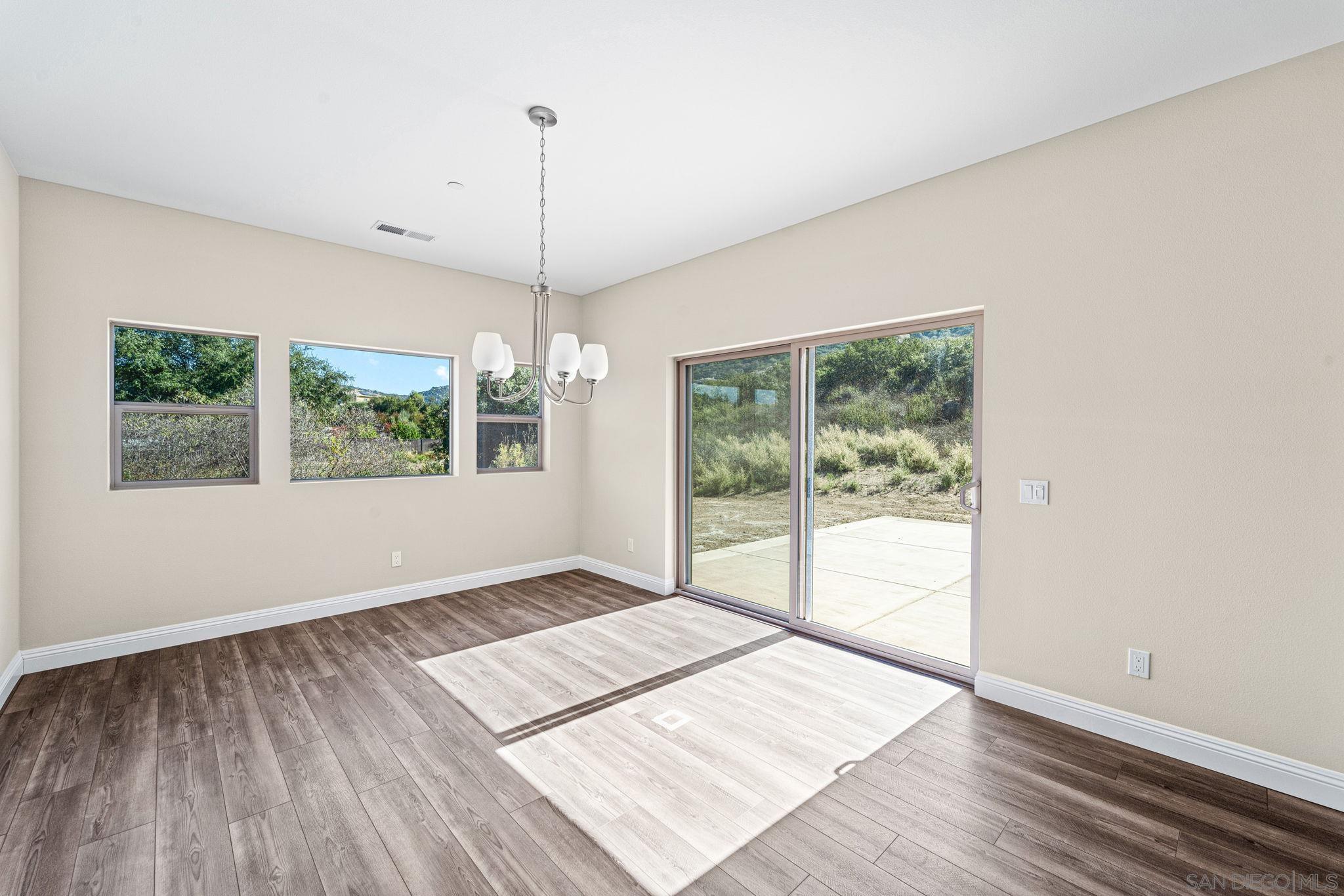 Detail Gallery Image 15 of 30 For 12649  via Vigneto, Lakeside,  CA 92040 - 4 Beds | 2/1 Baths