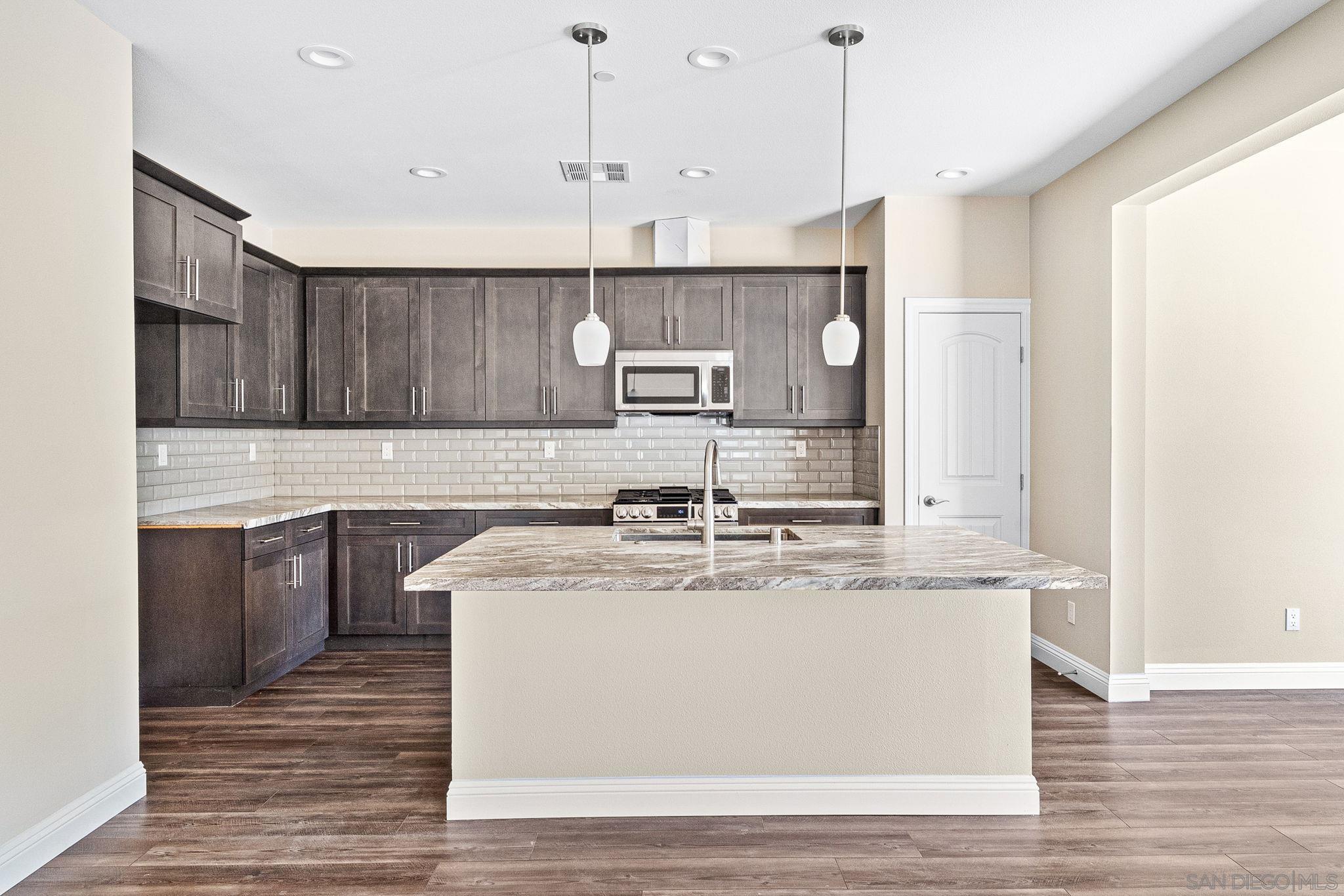 Detail Gallery Image 7 of 30 For 12649  via Vigneto, Lakeside,  CA 92040 - 4 Beds | 2/1 Baths