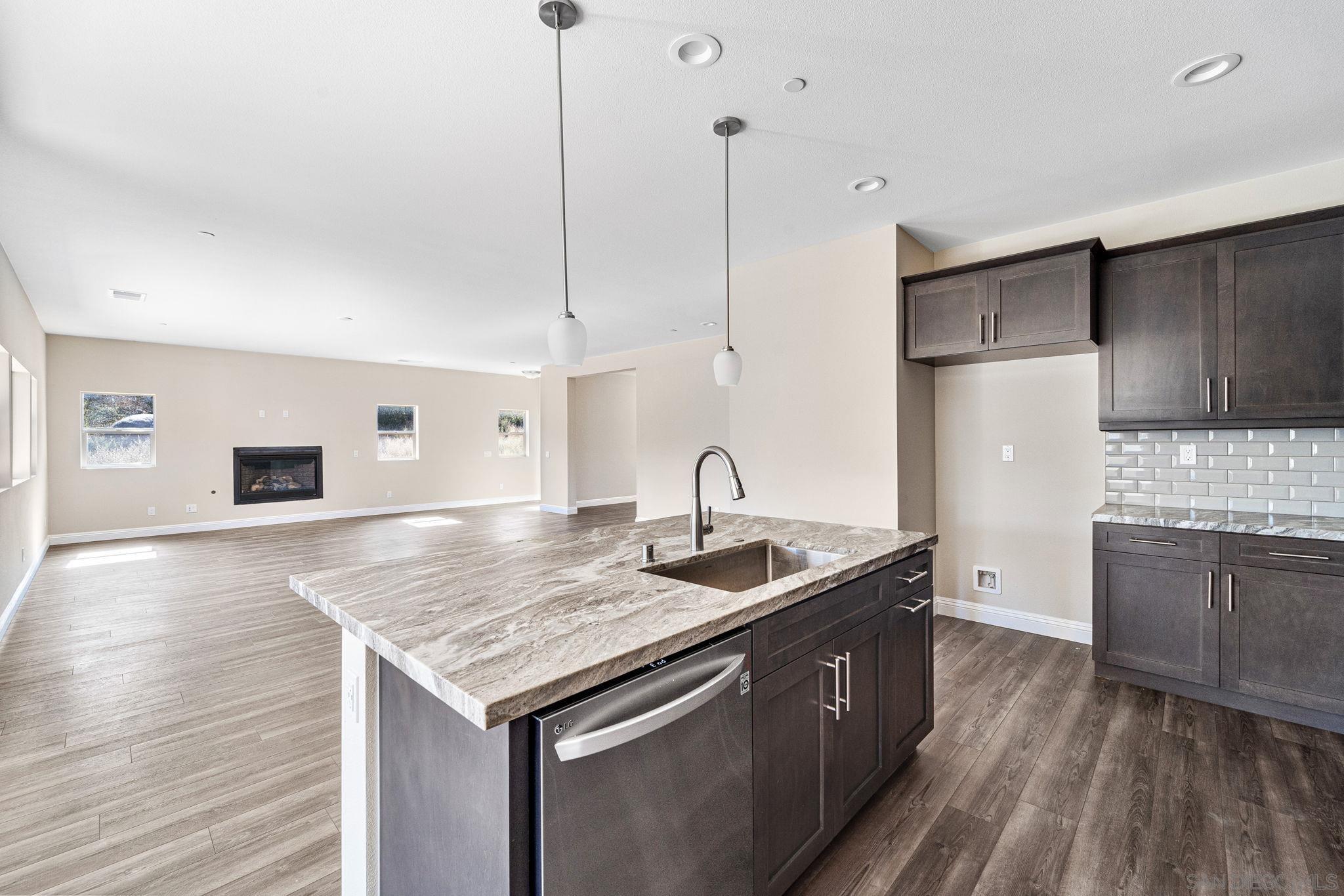 Detail Gallery Image 10 of 30 For 12649  via Vigneto, Lakeside,  CA 92040 - 4 Beds | 2/1 Baths