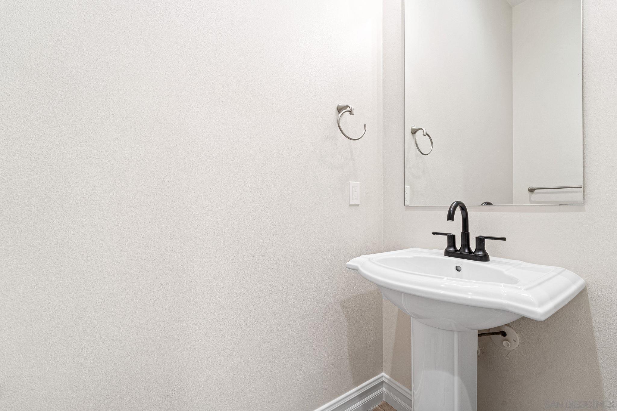 Detail Gallery Image 27 of 27 For 12635  via Vigneto, Lakeside,  CA 92040 - 4 Beds | 2/1 Baths