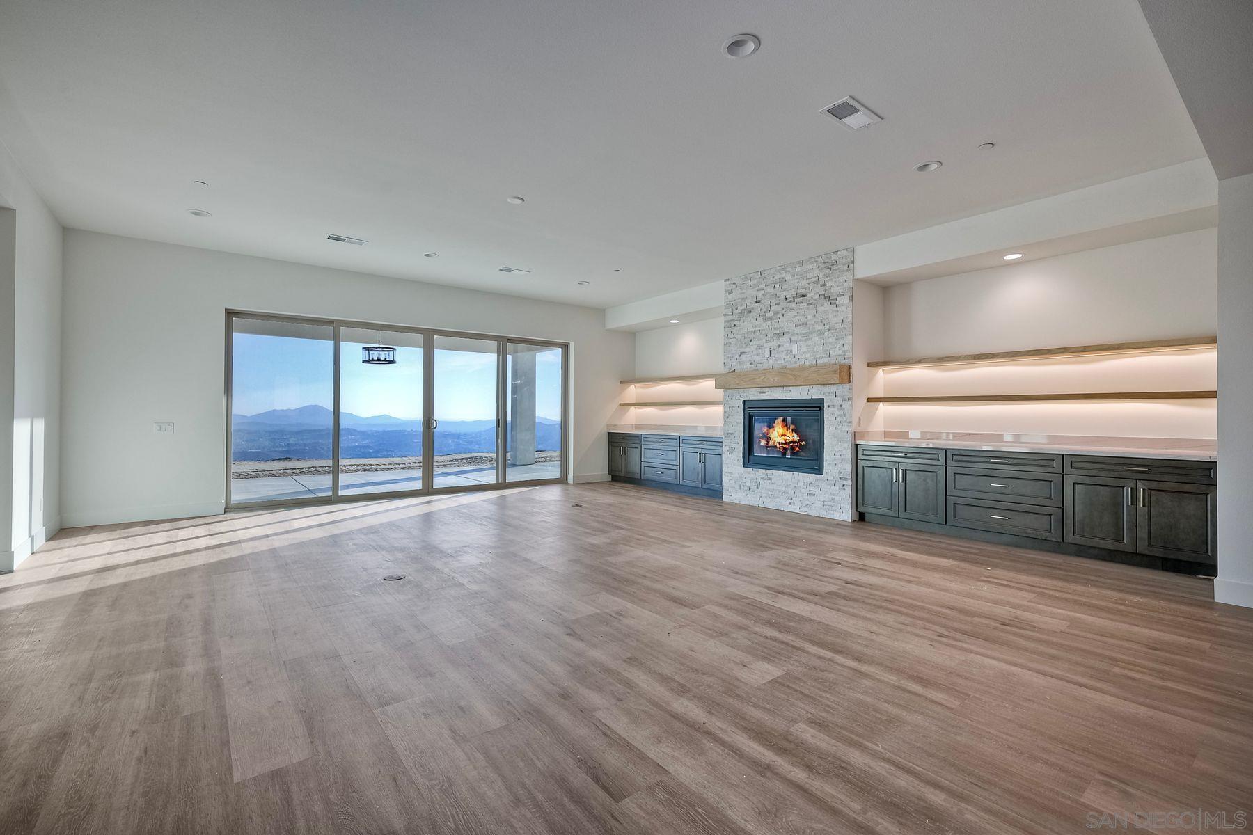 Detail Gallery Image 17 of 54 For 11631  via Trevi, Lakeside,  CA 92040 - 5 Beds | 3/1 Baths