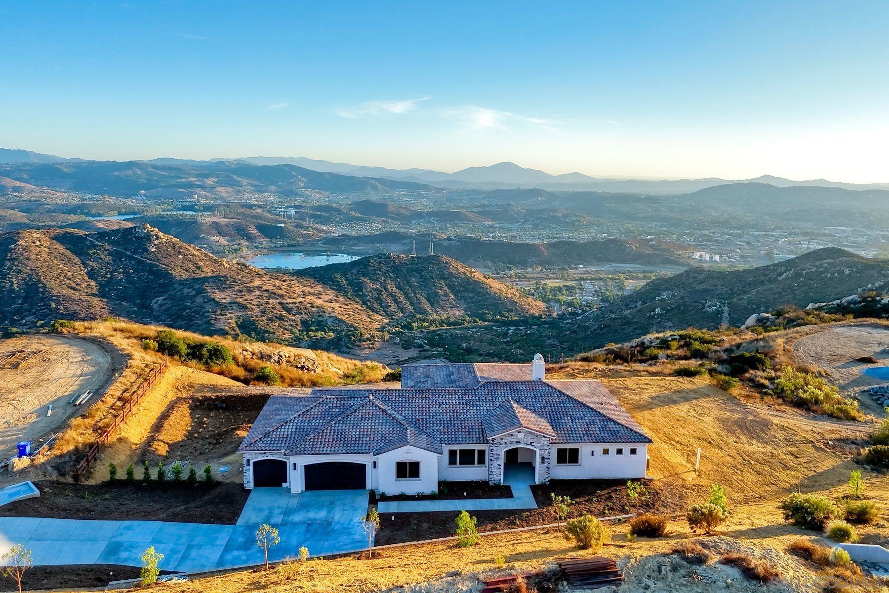 Detail Gallery Image 6 of 54 For 11631  via Trevi, Lakeside,  CA 92040 - 5 Beds | 3/1 Baths