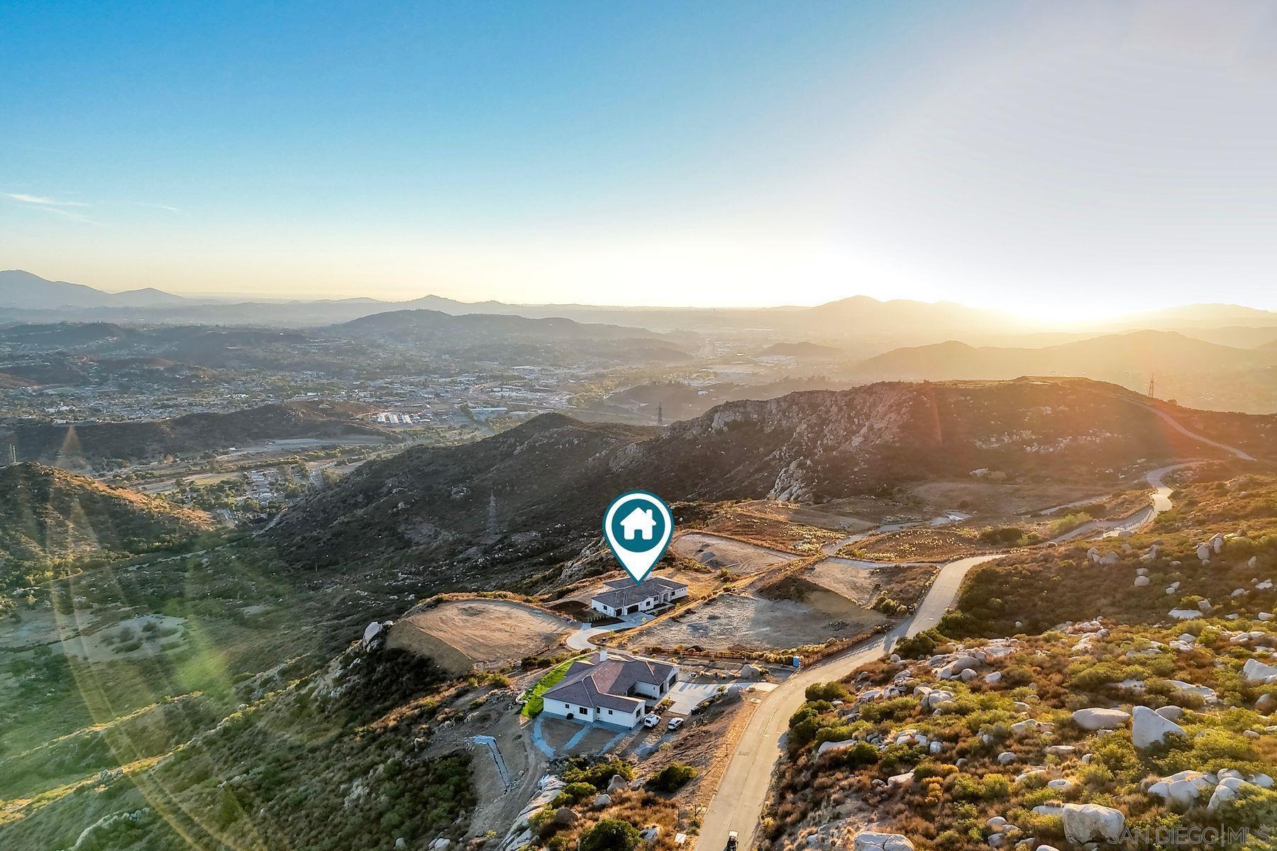 Detail Gallery Image 9 of 54 For 11631  via Trevi, Lakeside,  CA 92040 - 5 Beds | 3/1 Baths