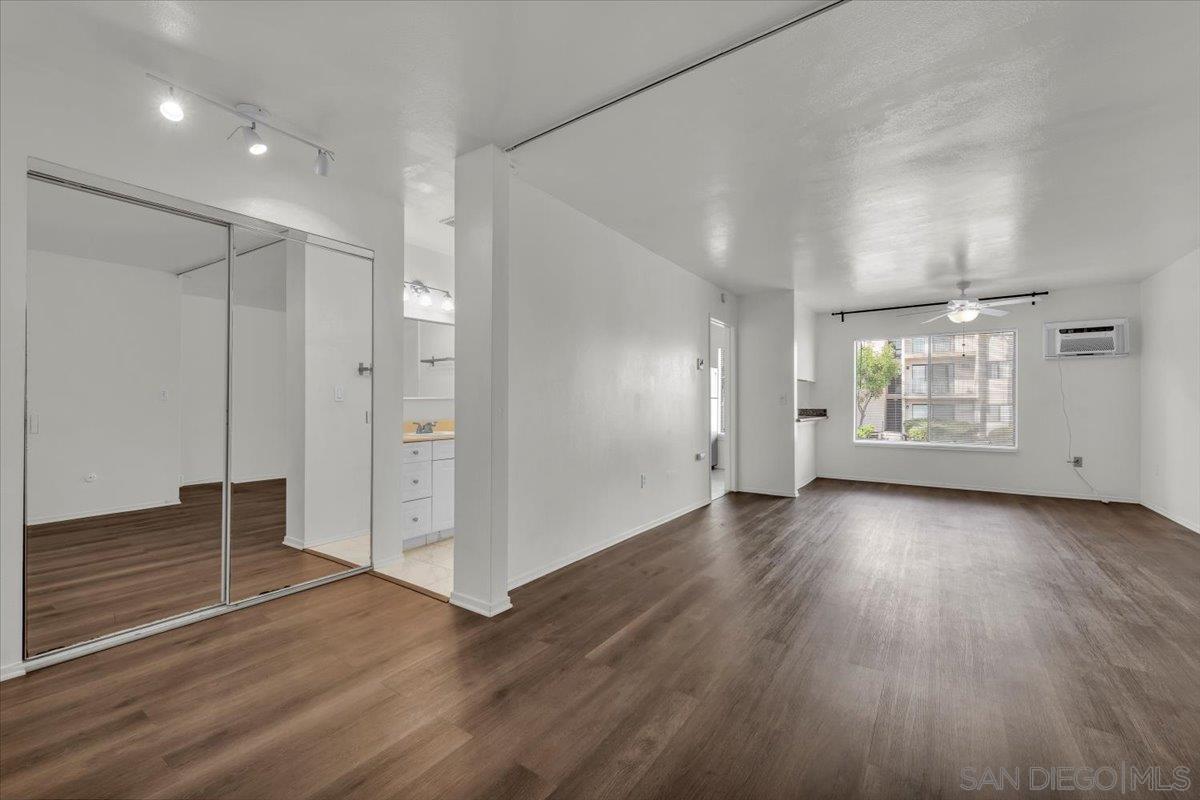 Detail Gallery Image 8 of 23 For 6780  Friars Rd  #214,  San Diego,  CA 92108 - 1 Beds | 1 Baths