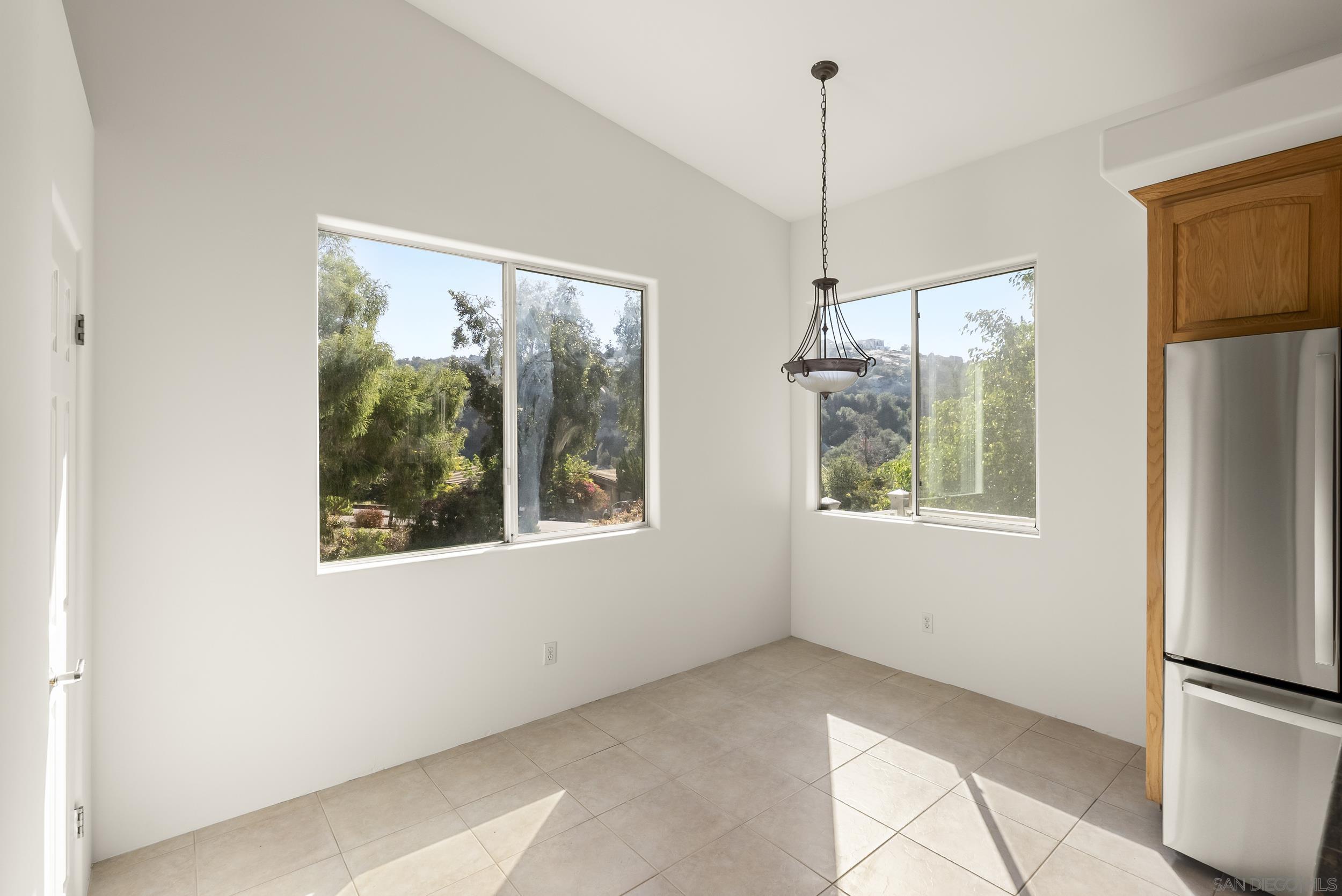 Detail Gallery Image 9 of 50 For 28328  Kettering Ln, Escondido,  CA 92026 - 3 Beds | 2/1 Baths