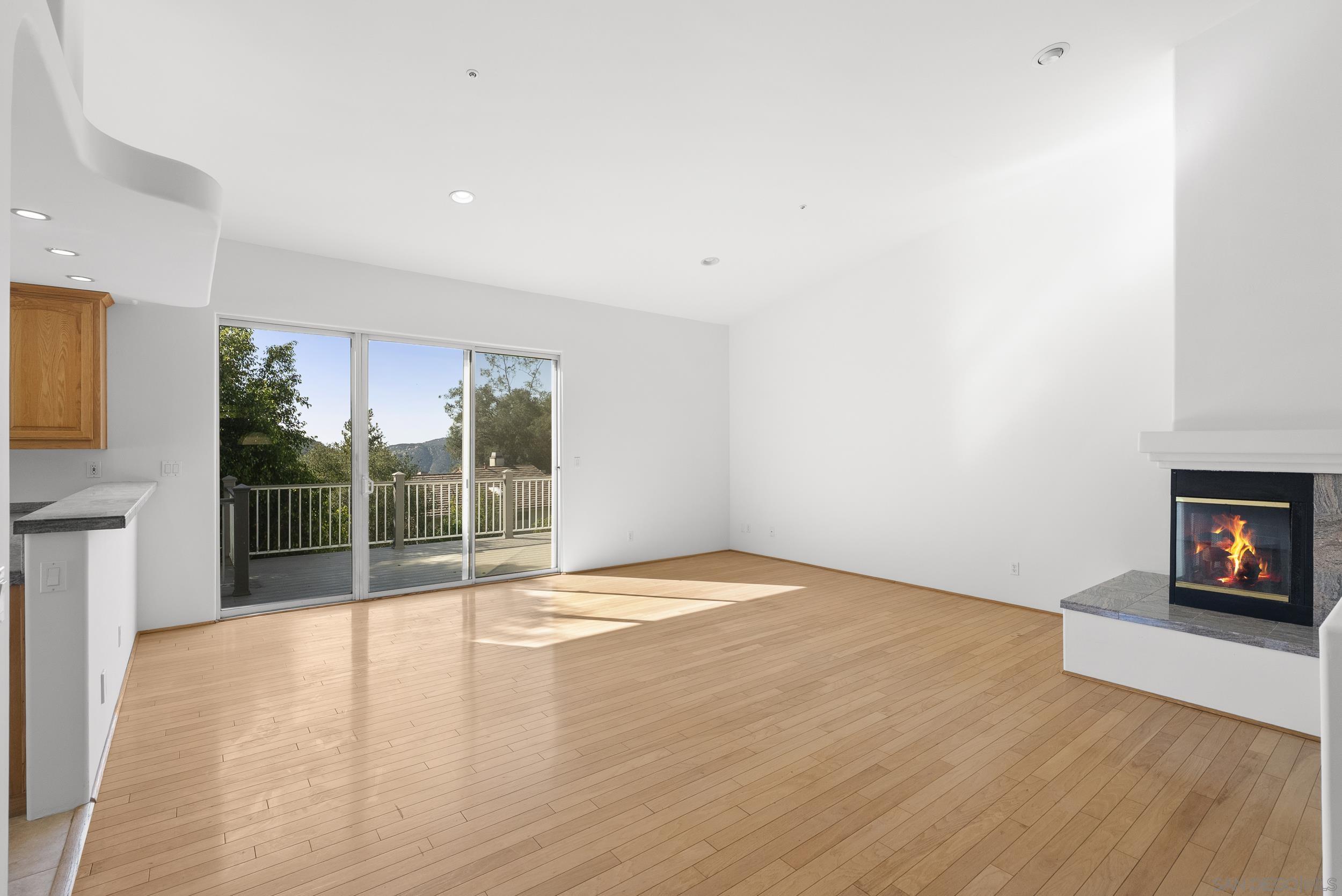 Detail Gallery Image 6 of 50 For 28328  Kettering Ln, Escondido,  CA 92026 - 3 Beds | 2/1 Baths