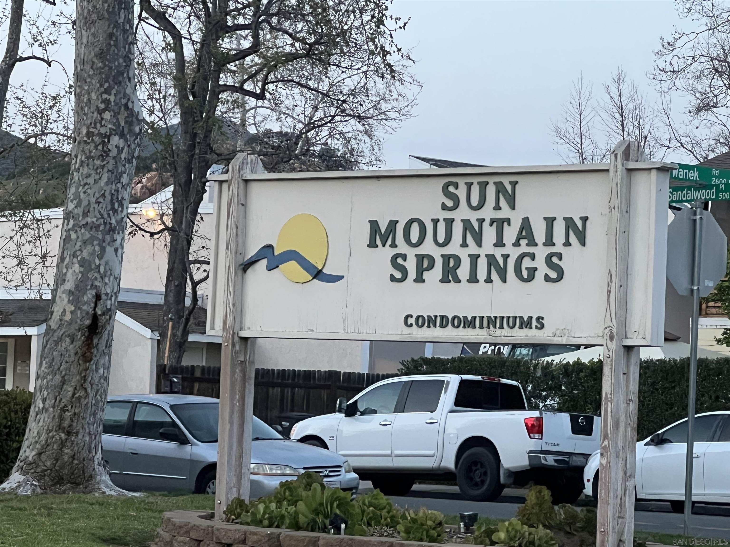 Detail Gallery Image 12 of 12 For 521  Sandalwood Pl  #8,  Escondido,  CA 92027 - 3 Beds | 2 Baths