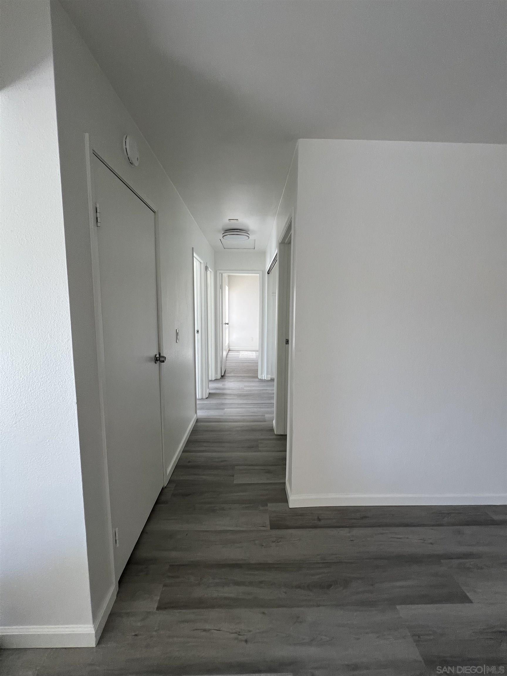 Detail Gallery Image 6 of 12 For 521  Sandalwood Pl  #8,  Escondido,  CA 92027 - 3 Beds | 2 Baths