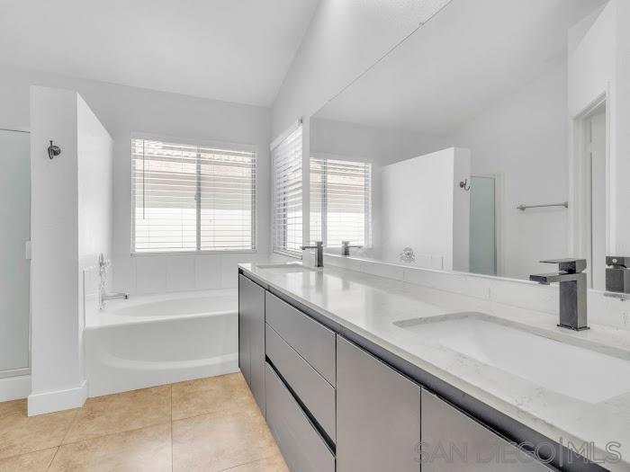 Detail Gallery Image 10 of 14 For 1113  Pacific Grove Loop, Chula Vista,  CA 91915 - 4 Beds | 2/1 Baths