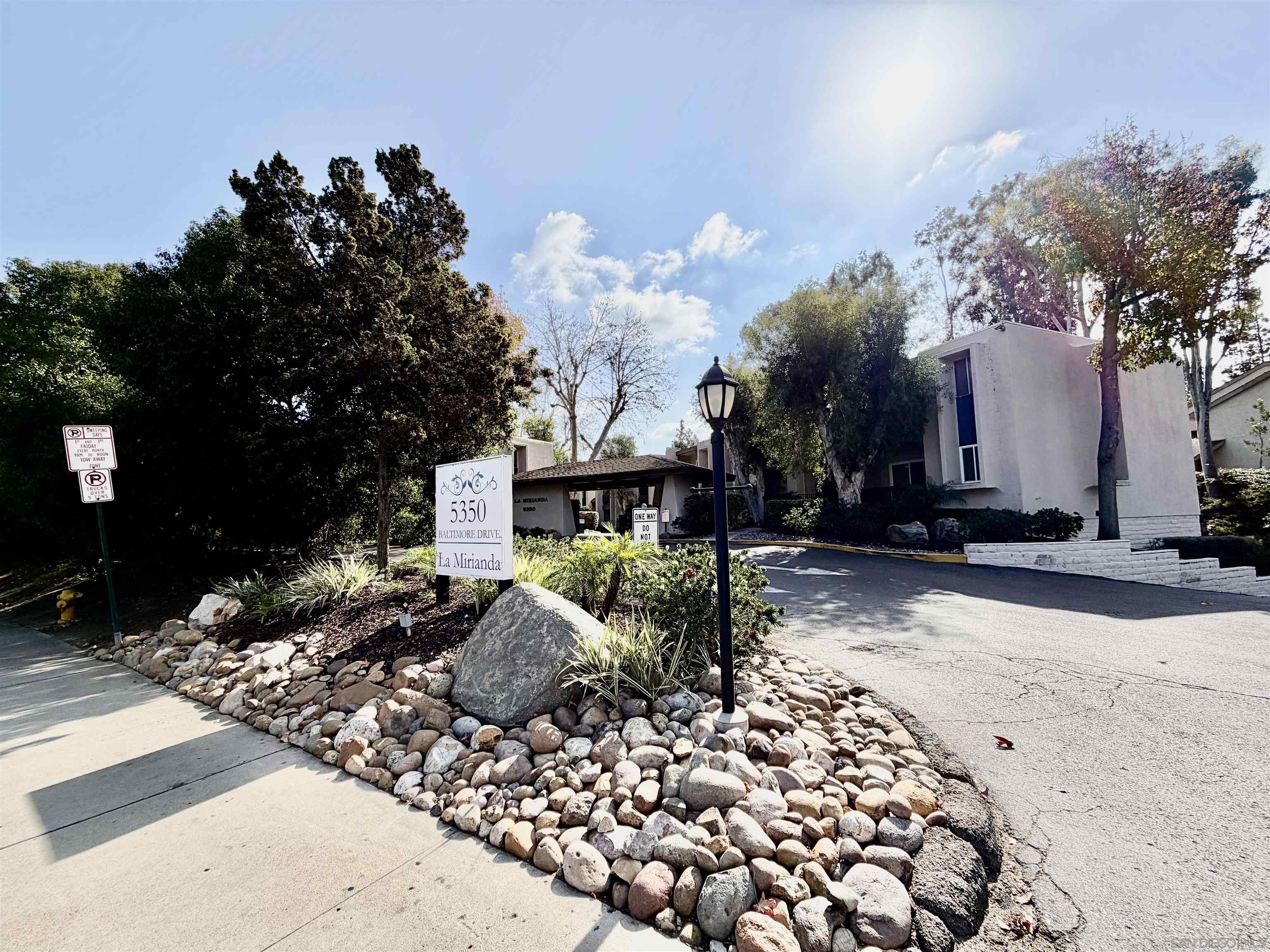 Detail Gallery Image 3 of 43 For 5350  Baltimore Dr  #5,  La Mesa,  CA 91942 - 1 Beds | 1 Baths