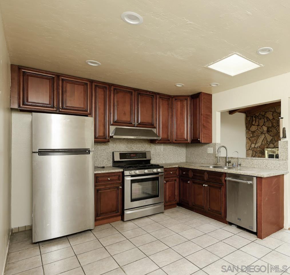 Detail Gallery Image 6 of 15 For 10866  Sandy Hook Rd, San Diego,  CA 92126 - 4 Beds | 3 Baths