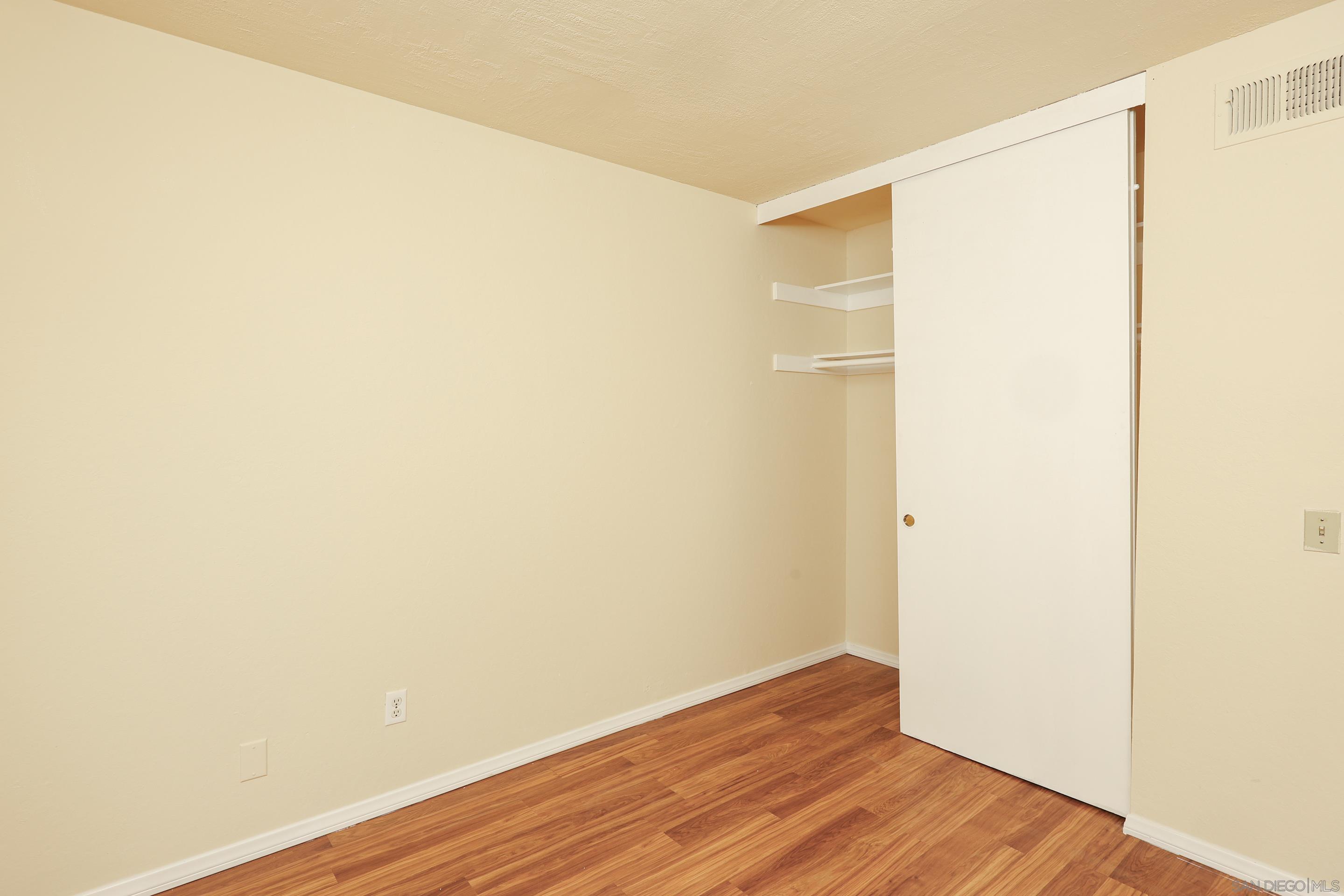 Detail Gallery Image 10 of 15 For 10866  Sandy Hook Rd, San Diego,  CA 92126 - 4 Beds | 3 Baths