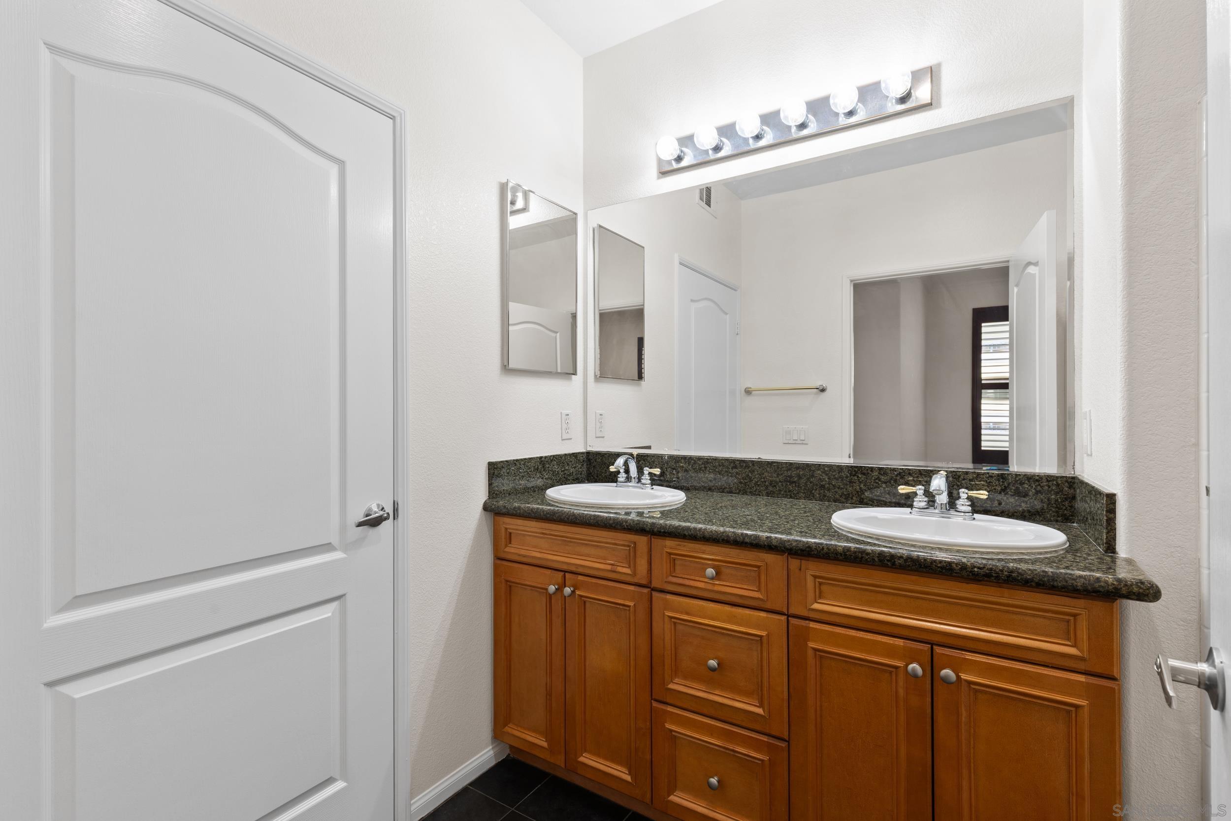 Detail Gallery Image 15 of 36 For 12685  Savannah Creek Dr  #261,  San Diego,  CA 92128 - 3 Beds | 2 Baths