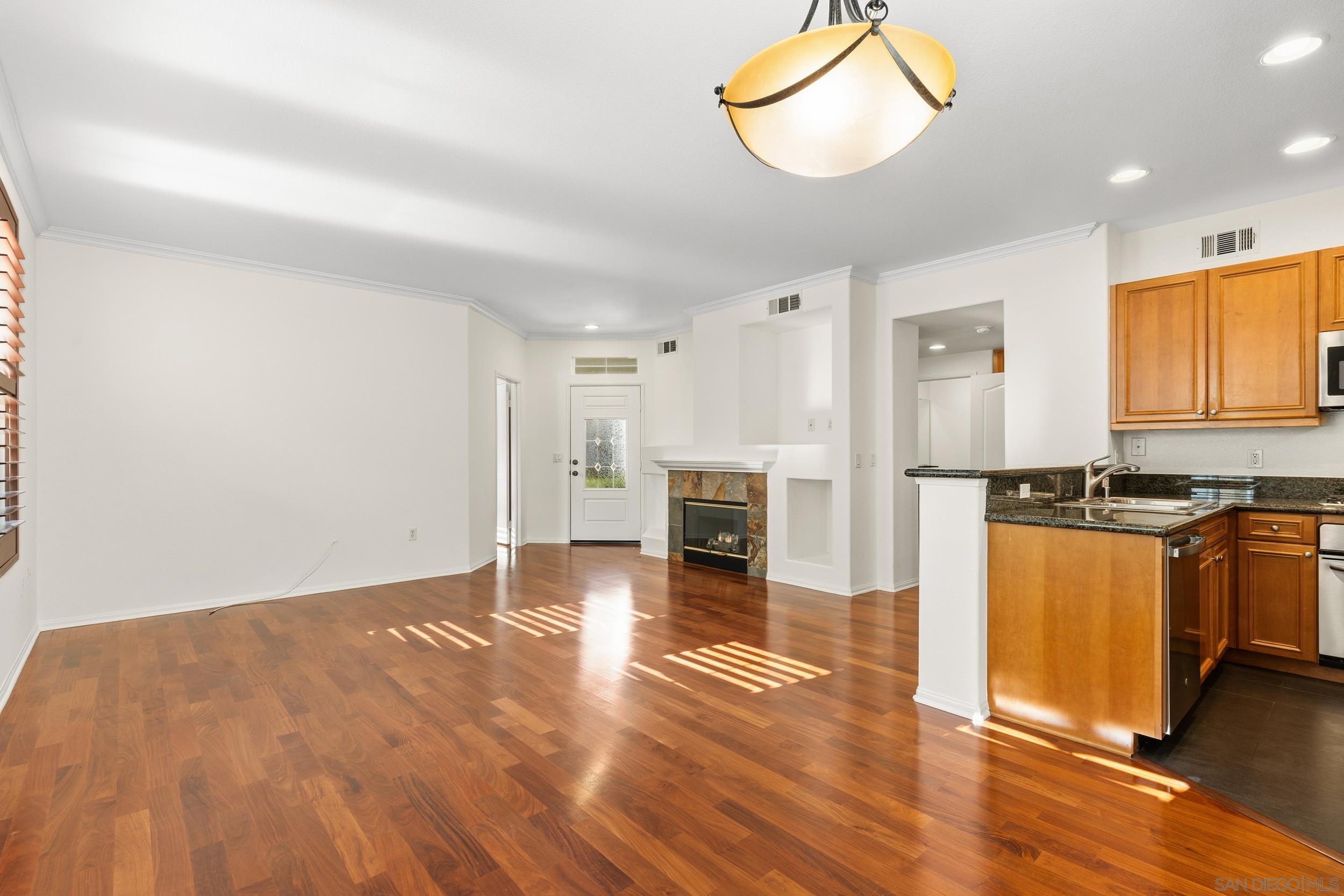 Detail Gallery Image 21 of 36 For 12685  Savannah Creek Dr  #261,  San Diego,  CA 92128 - 3 Beds | 2 Baths