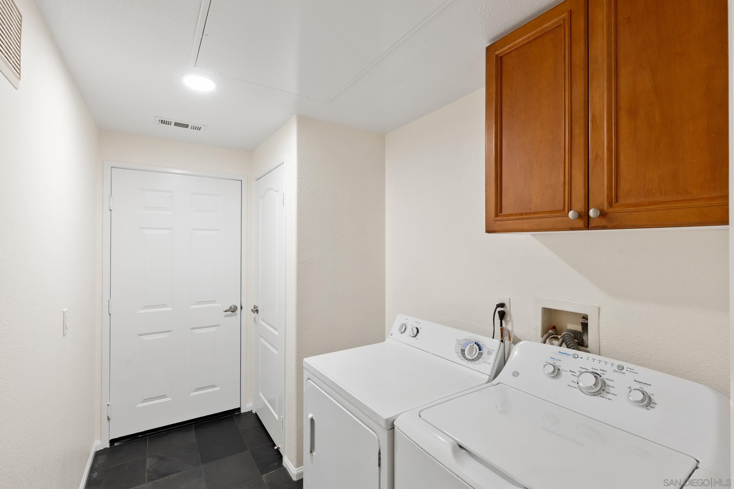 Detail Gallery Image 28 of 36 For 12685  Savannah Creek Dr  #261,  San Diego,  CA 92128 - 3 Beds | 2 Baths