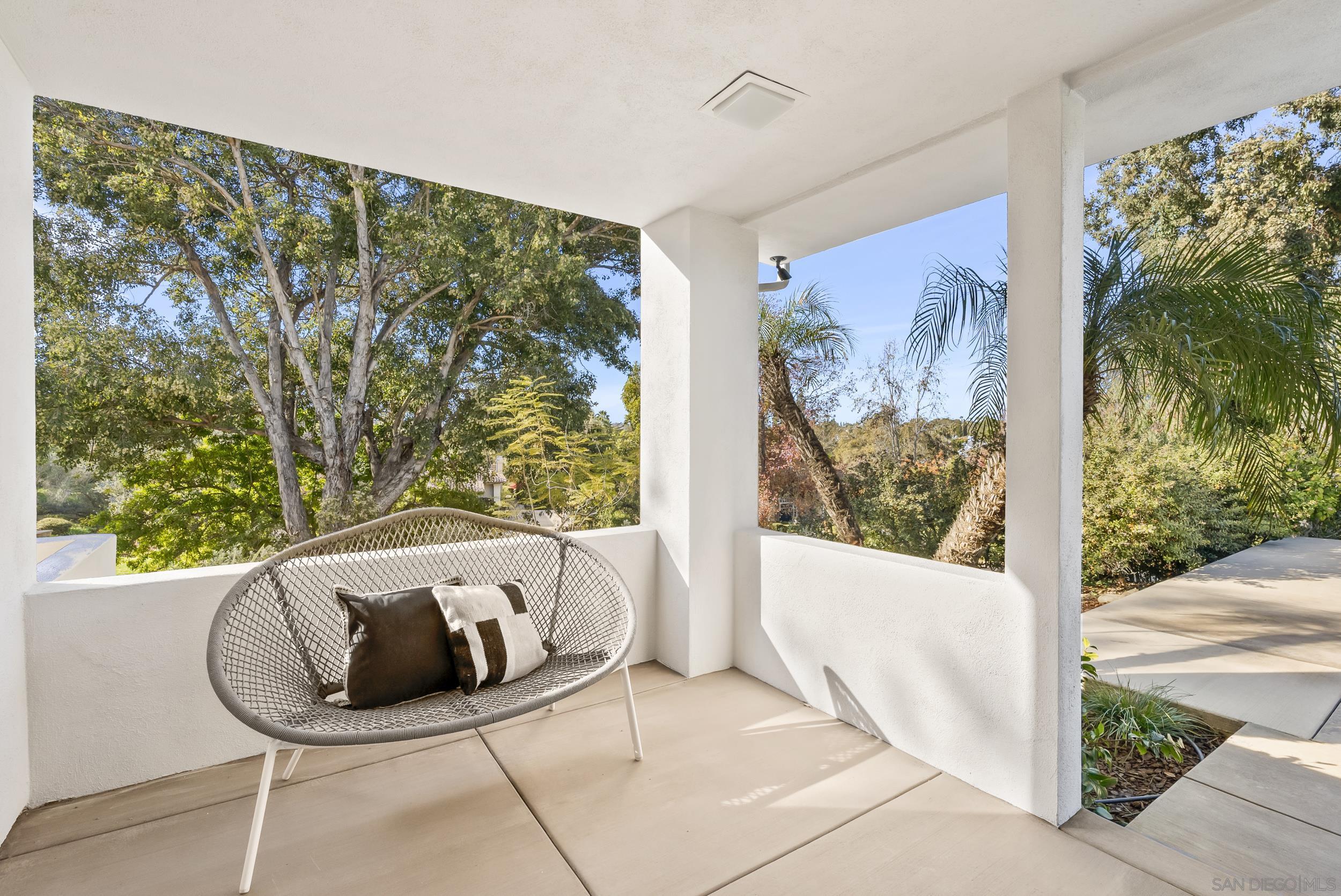 Detail Gallery Image 21 of 51 For 17515  Circa Oriente, Rancho Santa Fe,  CA 92067 - 5 Beds | 4/2 Baths