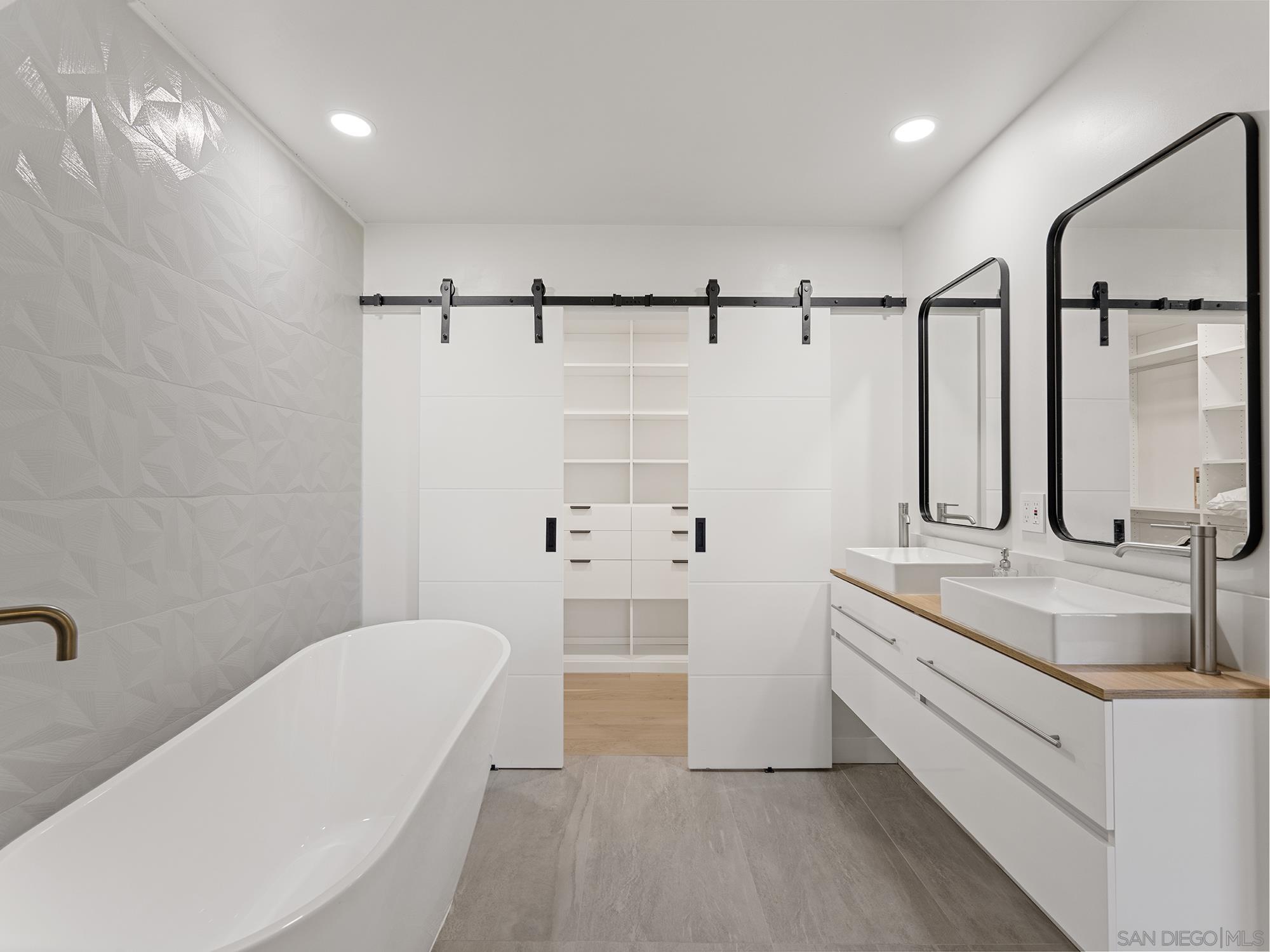 Detail Gallery Image 23 of 51 For 17515  Circa Oriente, Rancho Santa Fe,  CA 92067 - 5 Beds | 4/2 Baths