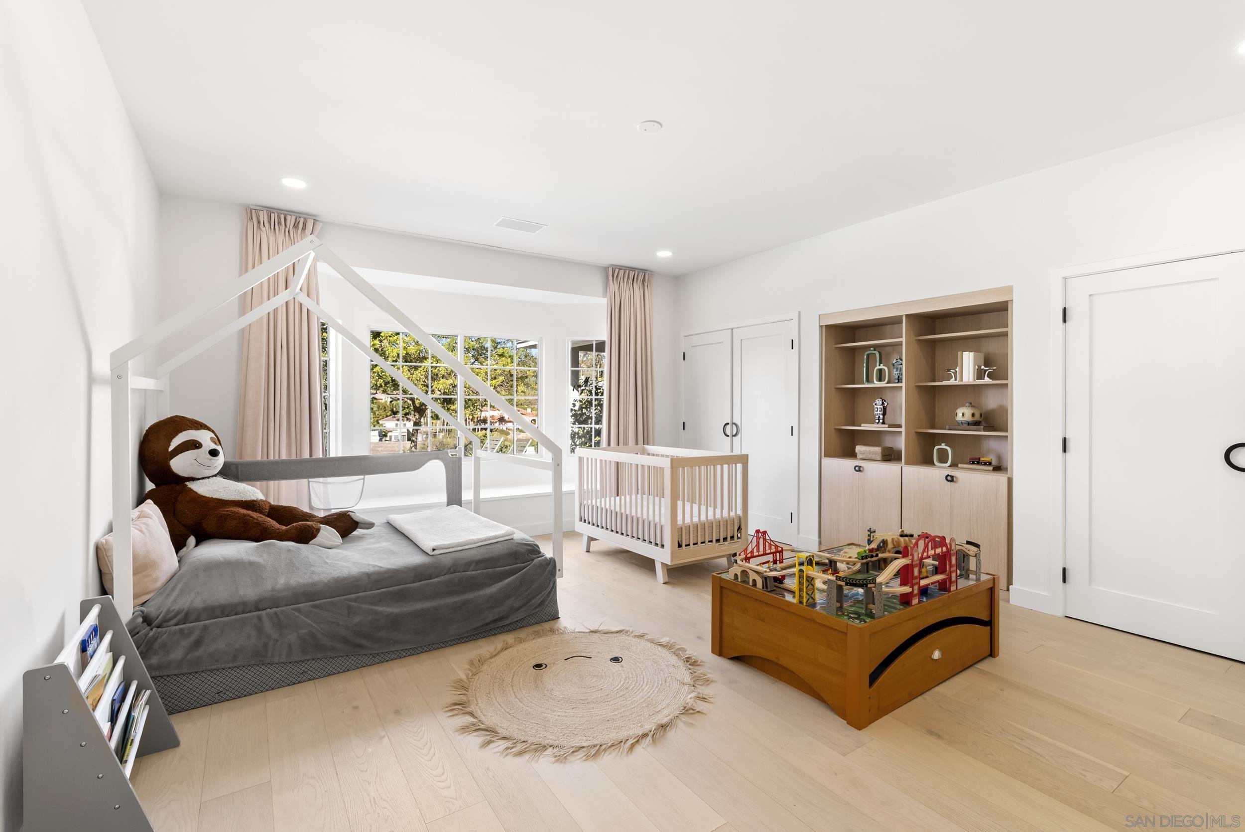 Detail Gallery Image 25 of 51 For 17515  Circa Oriente, Rancho Santa Fe,  CA 92067 - 5 Beds | 4/2 Baths