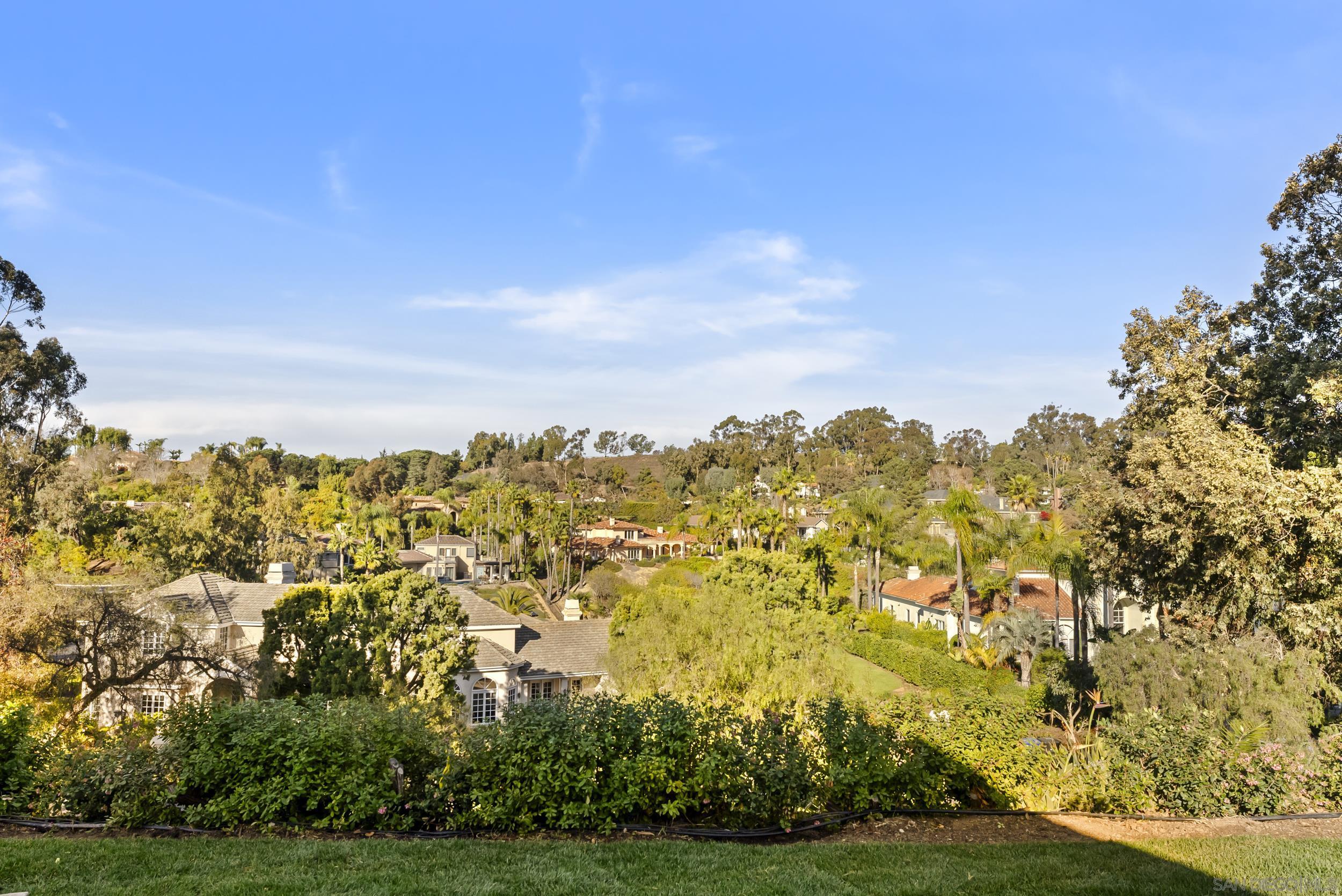Detail Gallery Image 4 of 51 For 17515  Circa Oriente, Rancho Santa Fe,  CA 92067 - 5 Beds | 4/2 Baths