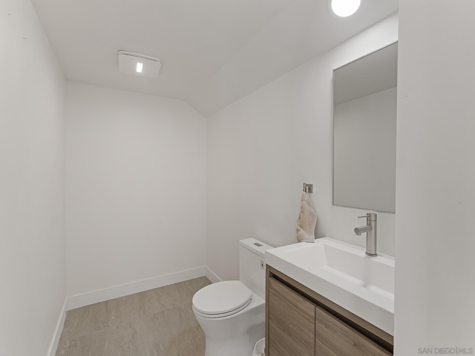 Detail Gallery Image 31 of 51 For 17515  Circa Oriente, Rancho Santa Fe,  CA 92067 - 5 Beds | 4/2 Baths