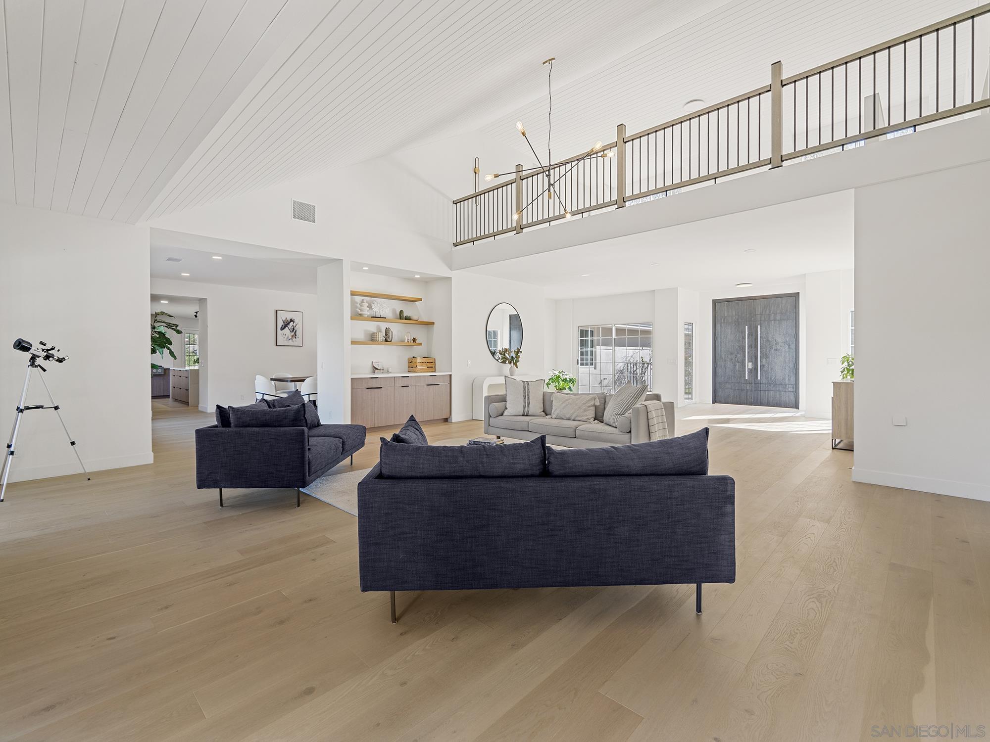 Detail Gallery Image 8 of 51 For 17515  Circa Oriente, Rancho Santa Fe,  CA 92067 - 5 Beds | 4/2 Baths