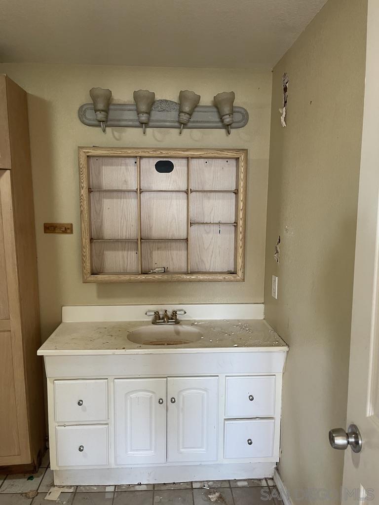 Detail Gallery Image 16 of 26 For 34792  Cedar Rd, Barstow,  CA 92311 - 4 Beds | 3 Baths