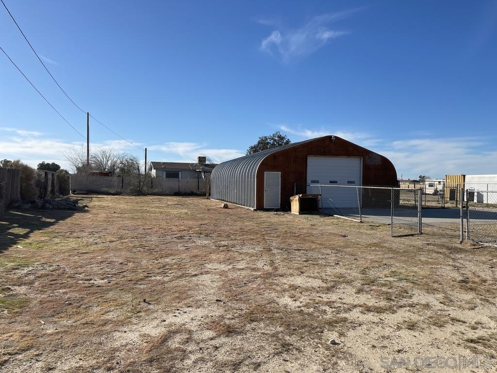 Detail Gallery Image 3 of 26 For 34792  Cedar Rd, Barstow,  CA 92311 - 4 Beds | 3 Baths
