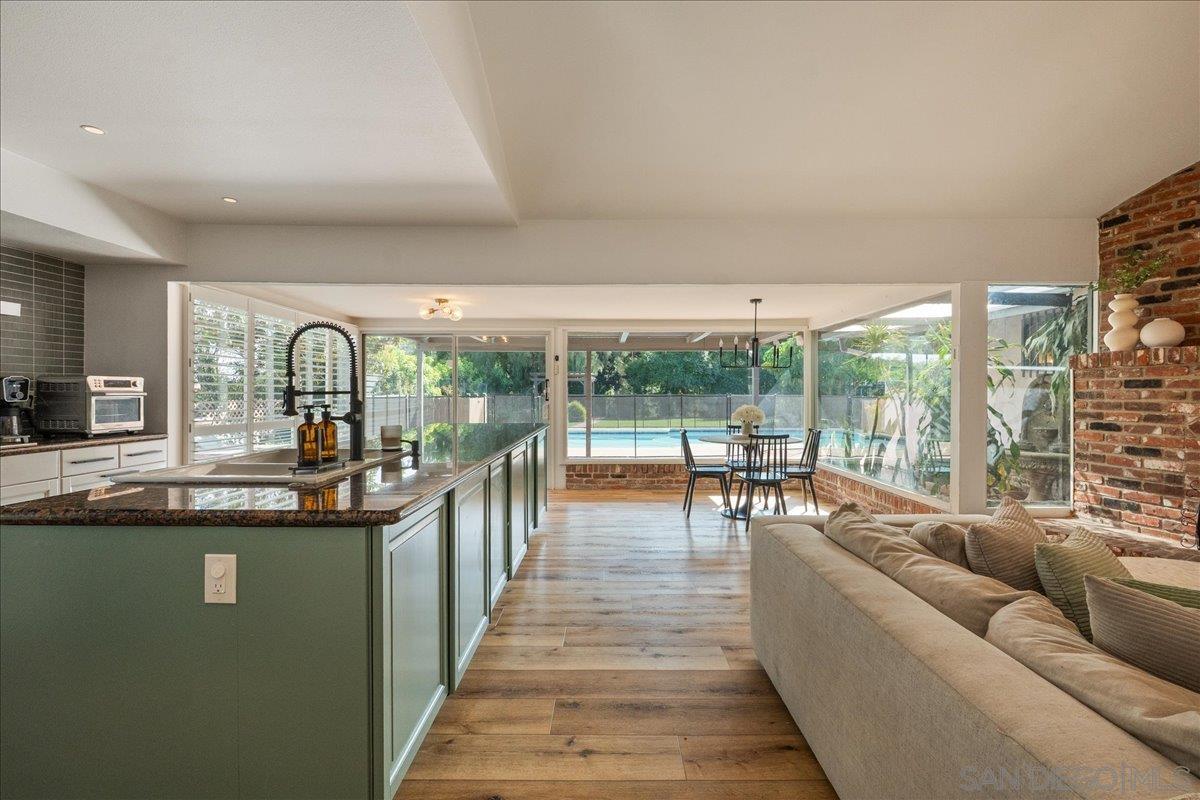 Detail Gallery Image 14 of 59 For 6641  Murray Park Drive, San Diego,  CA 92120 - 5 Beds | 2/1 Baths