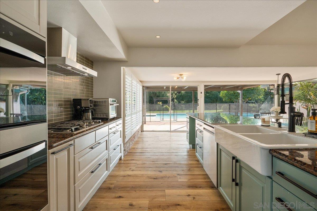 Detail Gallery Image 18 of 59 For 6641  Murray Park Drive, San Diego,  CA 92120 - 5 Beds | 2/1 Baths