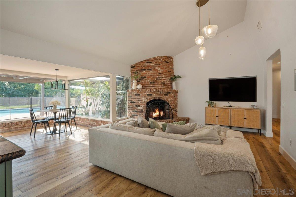 Detail Gallery Image 20 of 59 For 6641  Murray Park Drive, San Diego,  CA 92120 - 5 Beds | 2/1 Baths