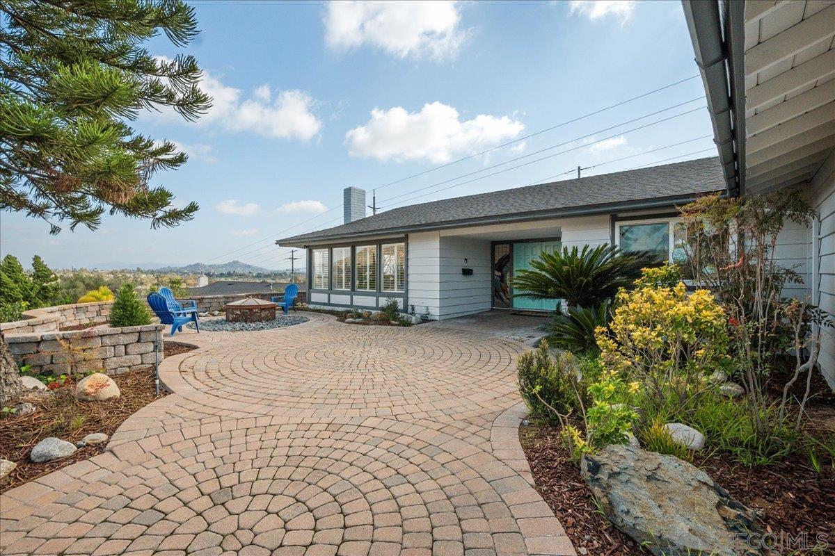 Detail Gallery Image 3 of 59 For 6641  Murray Park Drive, San Diego,  CA 92120 - 5 Beds | 2/1 Baths