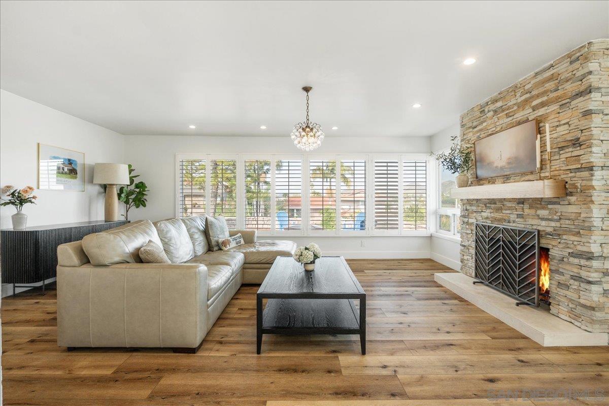 Detail Gallery Image 5 of 59 For 6641  Murray Park Drive, San Diego,  CA 92120 - 5 Beds | 2/1 Baths