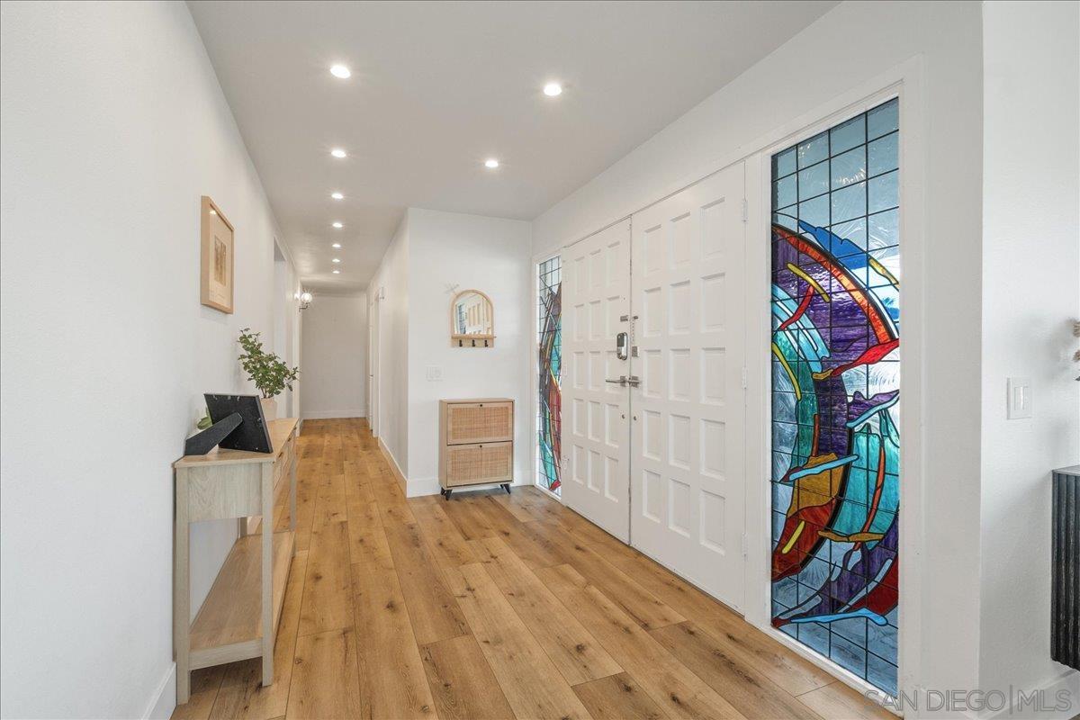 Detail Gallery Image 8 of 59 For 6641  Murray Park Drive, San Diego,  CA 92120 - 5 Beds | 2/1 Baths