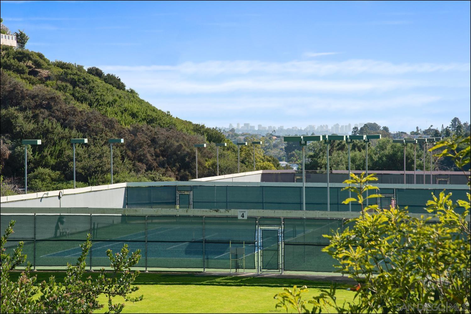 Detail Gallery Image 18 of 30 For 6645  Caminito Scioto, La Jolla,  CA 92037 - 3 Beds | 2/1 Baths