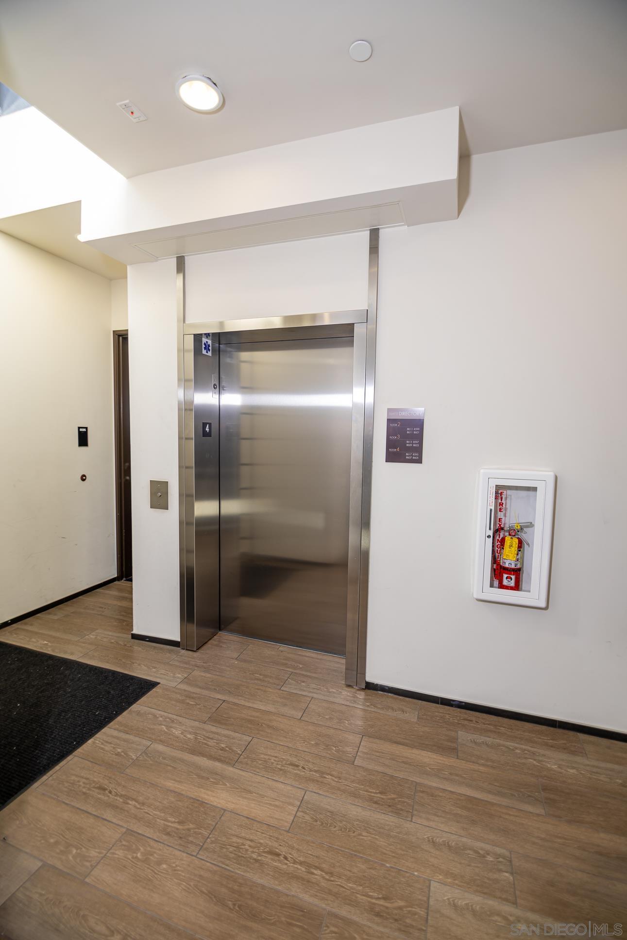 Detail Gallery Image 5 of 59 For 8605  Aspect Drive, San Diego,  CA 92108 - 3 Beds | 2 Baths