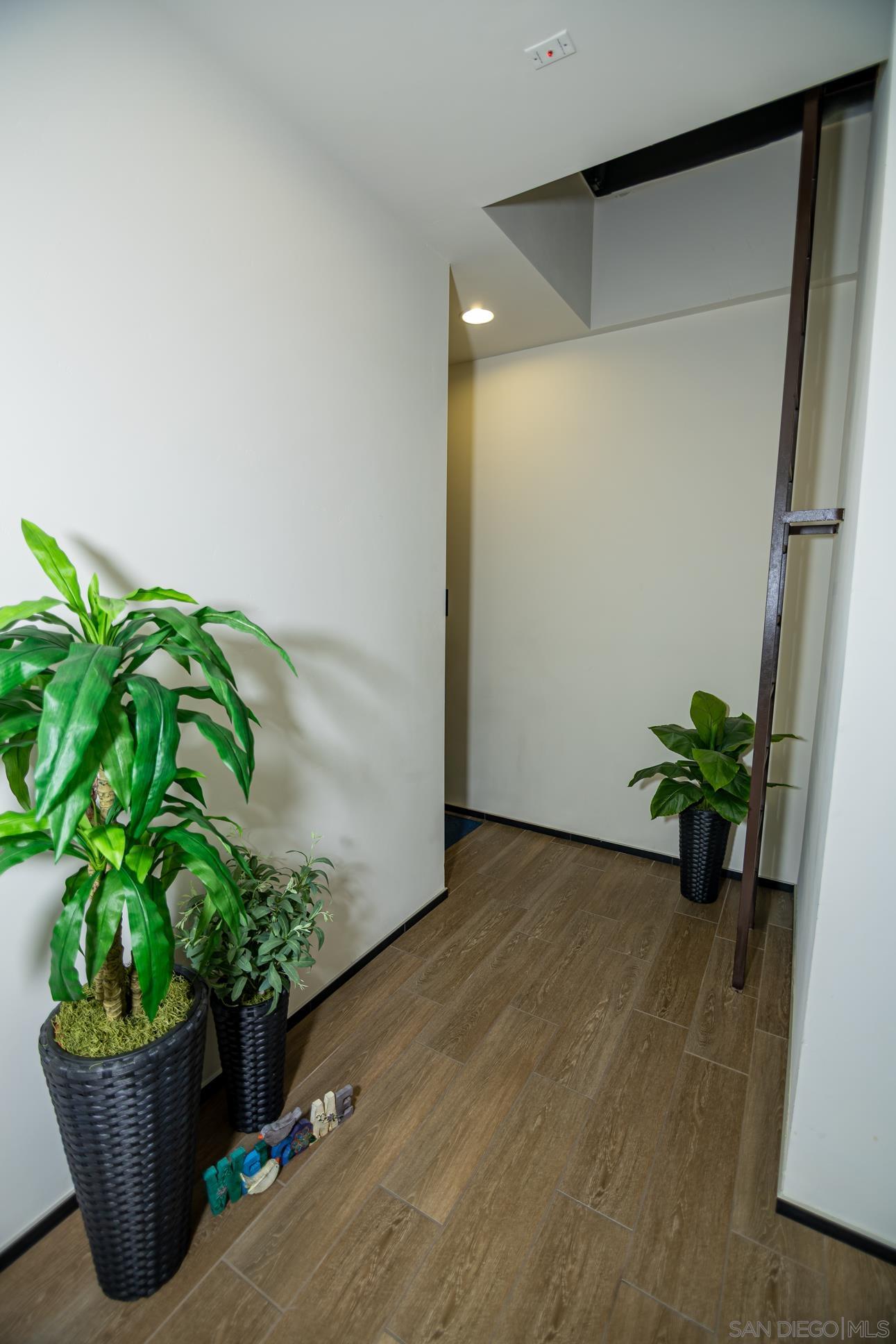 Detail Gallery Image 7 of 59 For 8605  Aspect Drive, San Diego,  CA 92108 - 3 Beds | 2 Baths