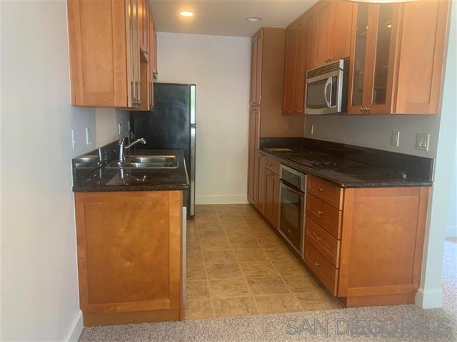 Detail Gallery Image 3 of 12 For 8520  via Mallorca  K, La Jolla,  CA 92037 - 1 Beds | 1 Baths