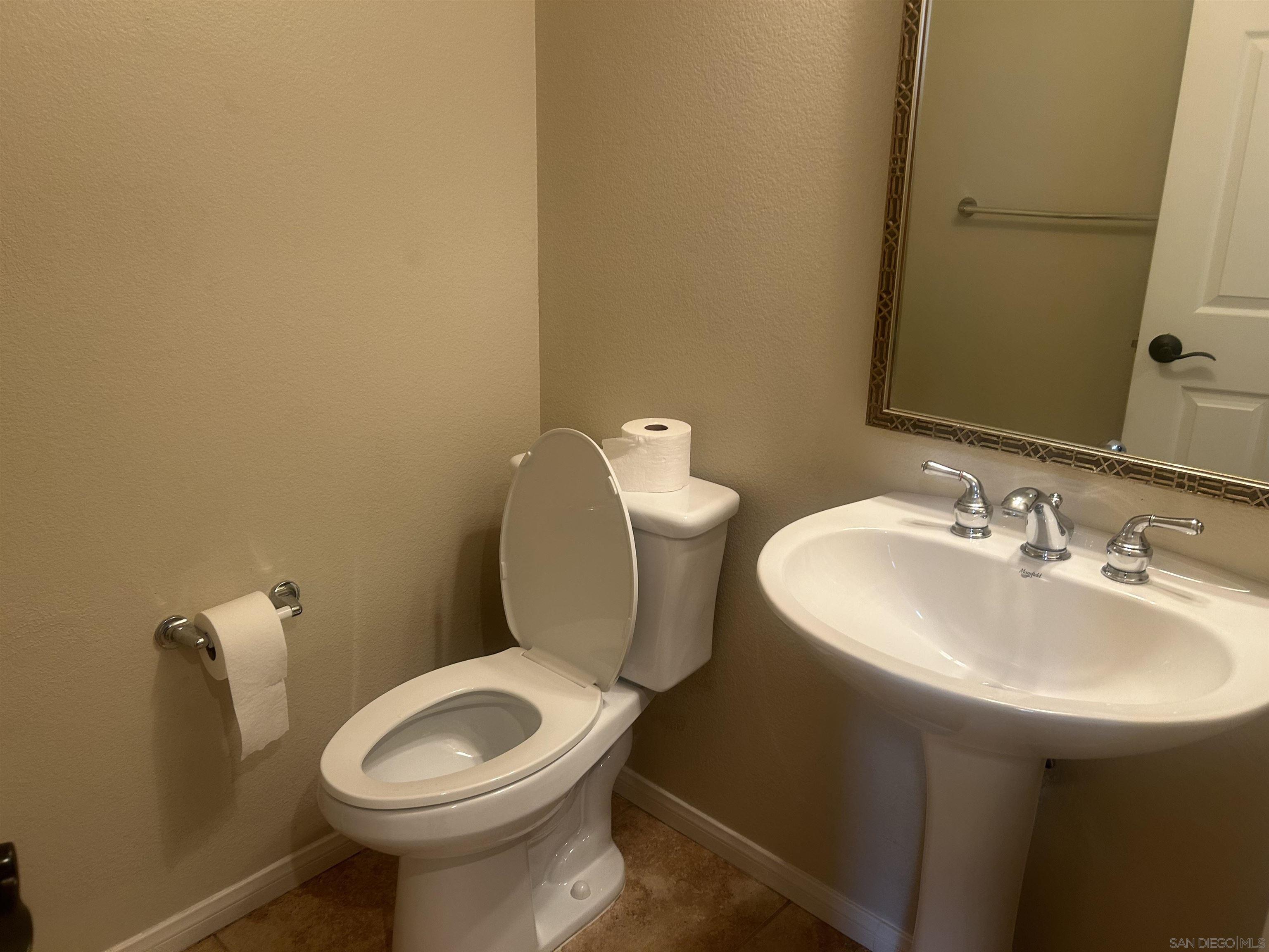 Detail Gallery Image 12 of 37 For 7235  Primrose, San Diego,  CA 92129 - 5 Beds | 3/1 Baths