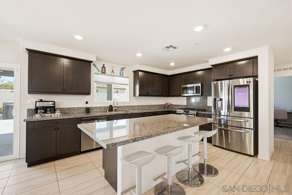 Detail Gallery Image 11 of 55 For 32046  Prairie Crossing Dr, Winchester,  CA 92596 - 4 Beds | 3 Baths