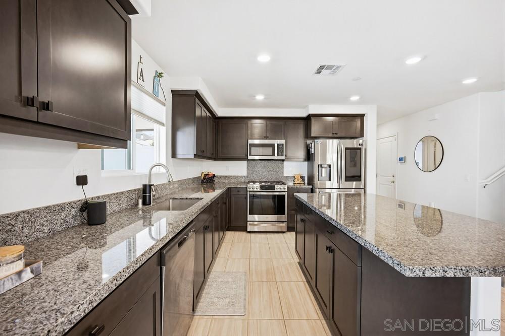 Detail Gallery Image 14 of 55 For 32046  Prairie Crossing Dr, Winchester,  CA 92596 - 4 Beds | 3 Baths