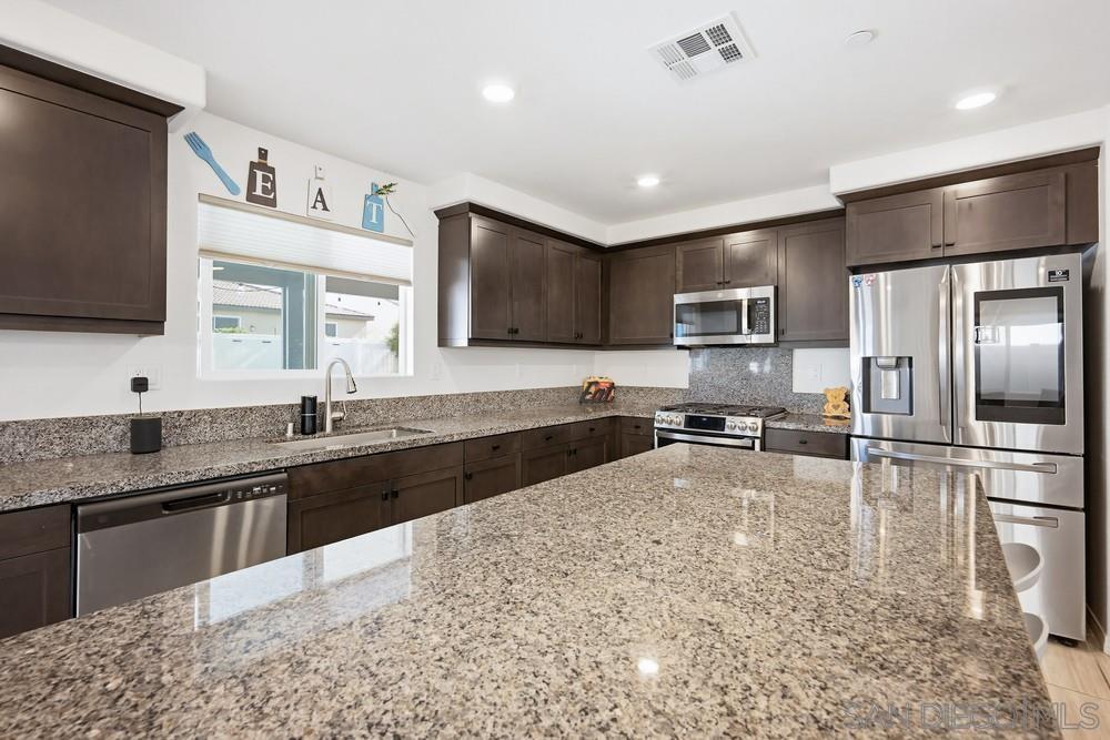 Detail Gallery Image 15 of 55 For 32046  Prairie Crossing Dr, Winchester,  CA 92596 - 4 Beds | 3 Baths