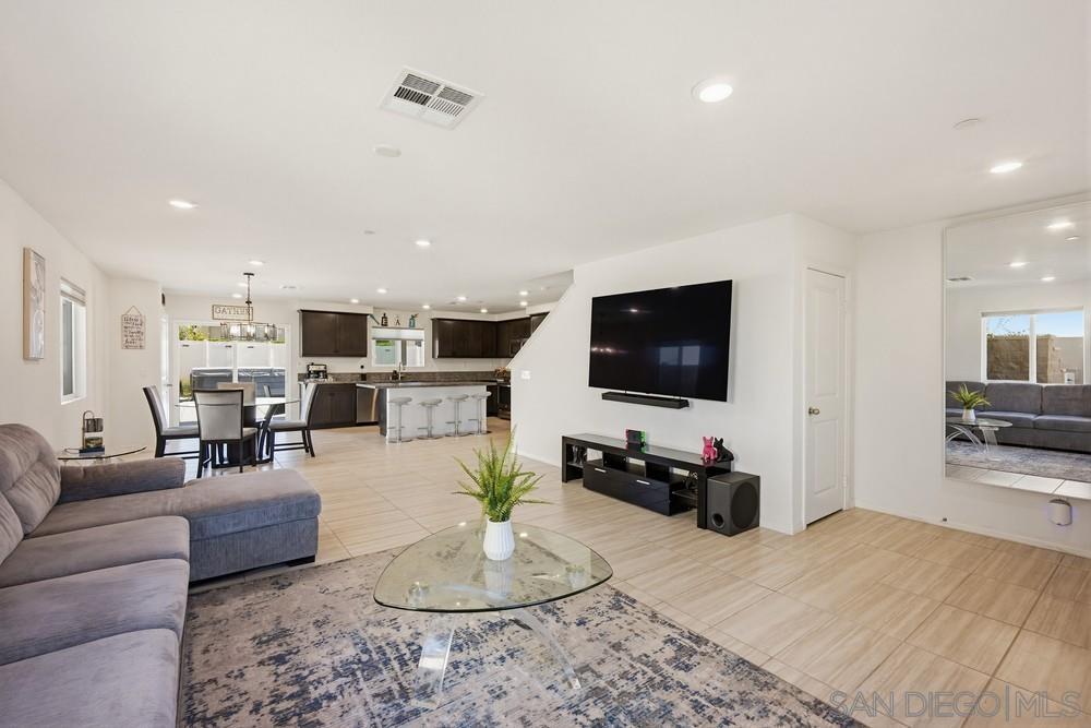 Detail Gallery Image 6 of 55 For 32046  Prairie Crossing Dr, Winchester,  CA 92596 - 4 Beds | 3 Baths