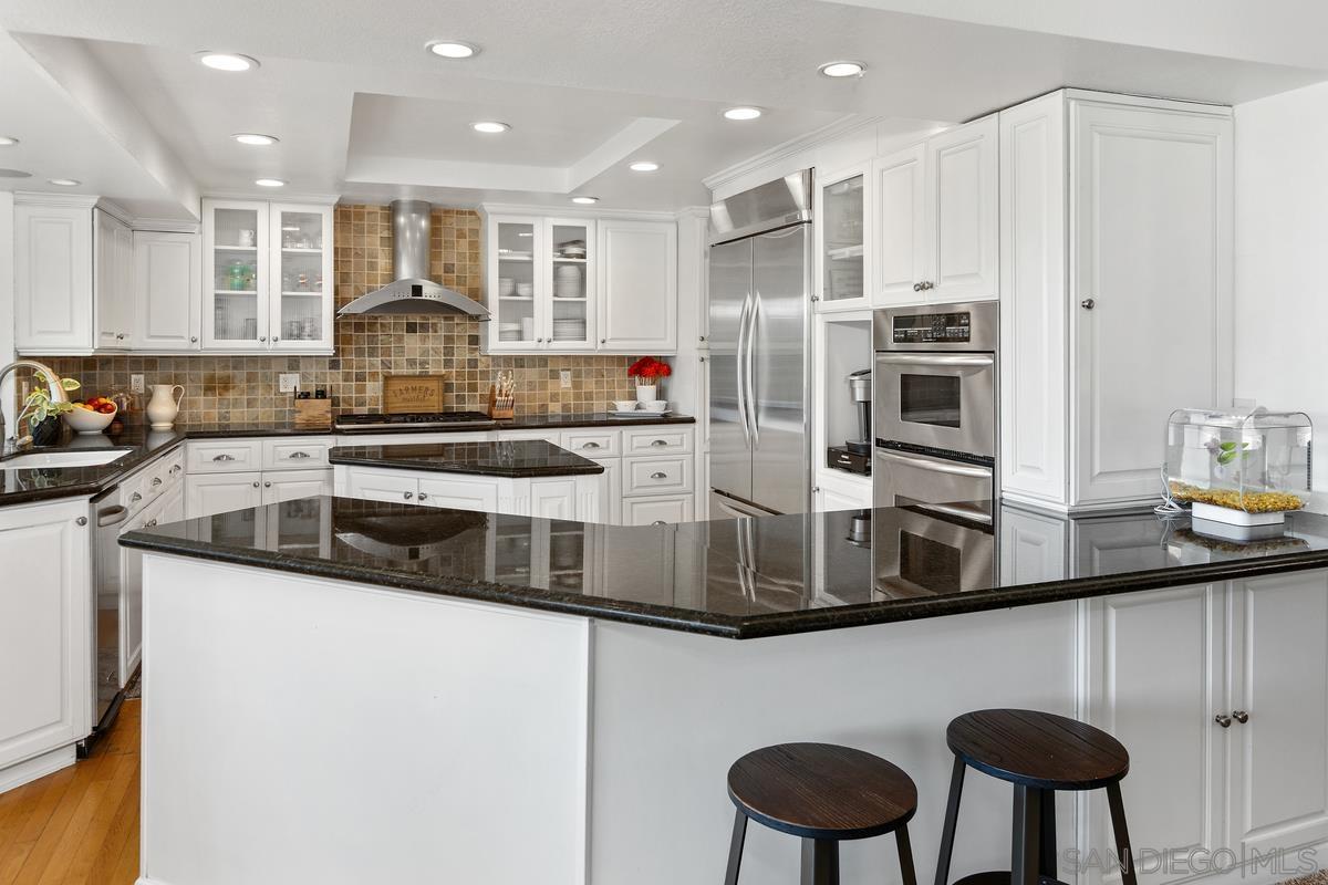 Detail Gallery Image 11 of 48 For 11651  Shadowglen Road, El Cajon,  CA 92020 - 6 Beds | 4 Baths