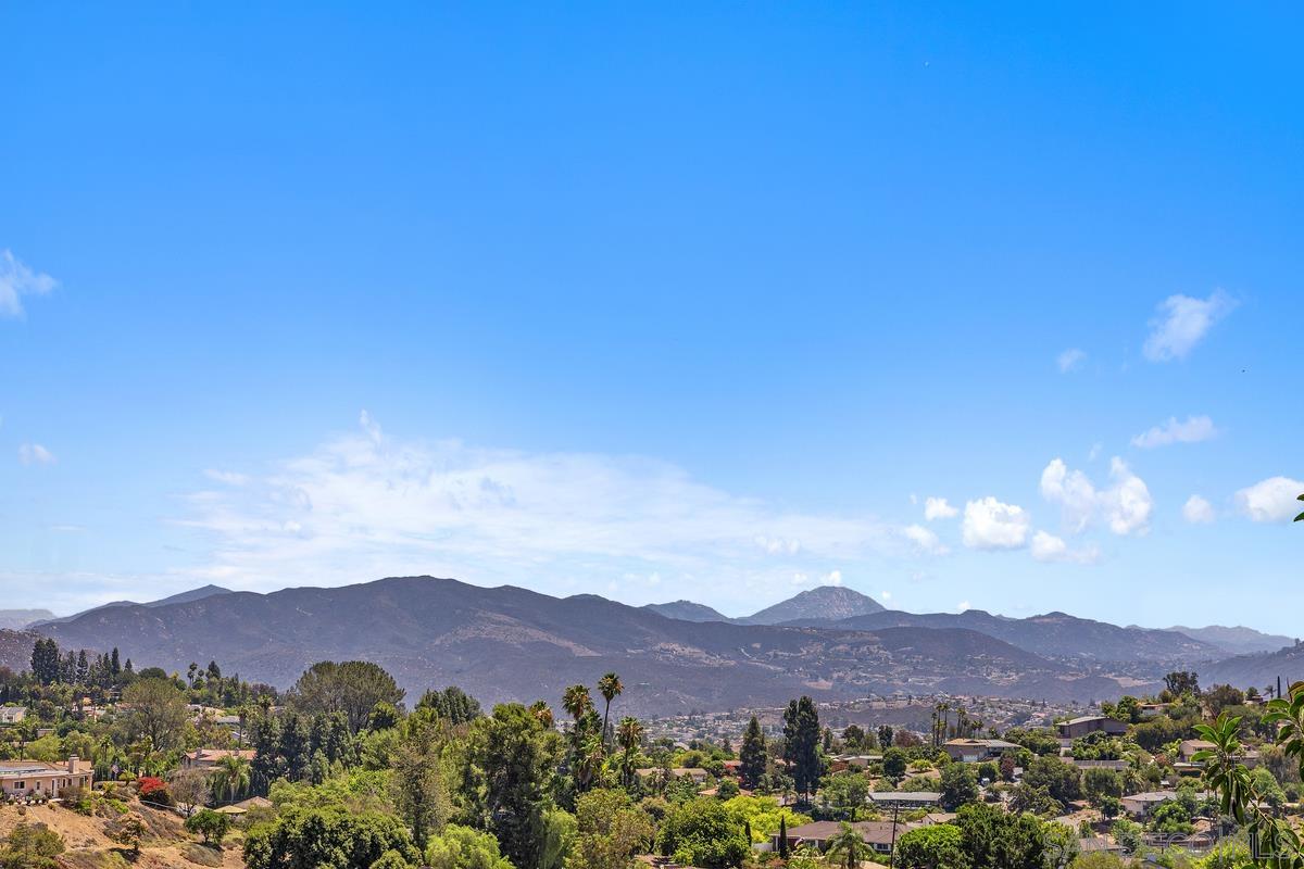 Detail Gallery Image 43 of 48 For 11651  Shadowglen Road, El Cajon,  CA 92020 - 6 Beds | 4 Baths