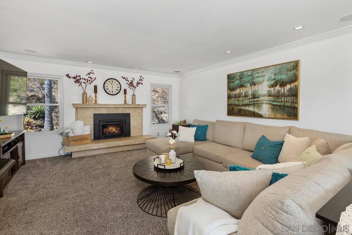 Detail Gallery Image 9 of 48 For 11651  Shadowglen Road, El Cajon,  CA 92020 - 6 Beds | 4 Baths